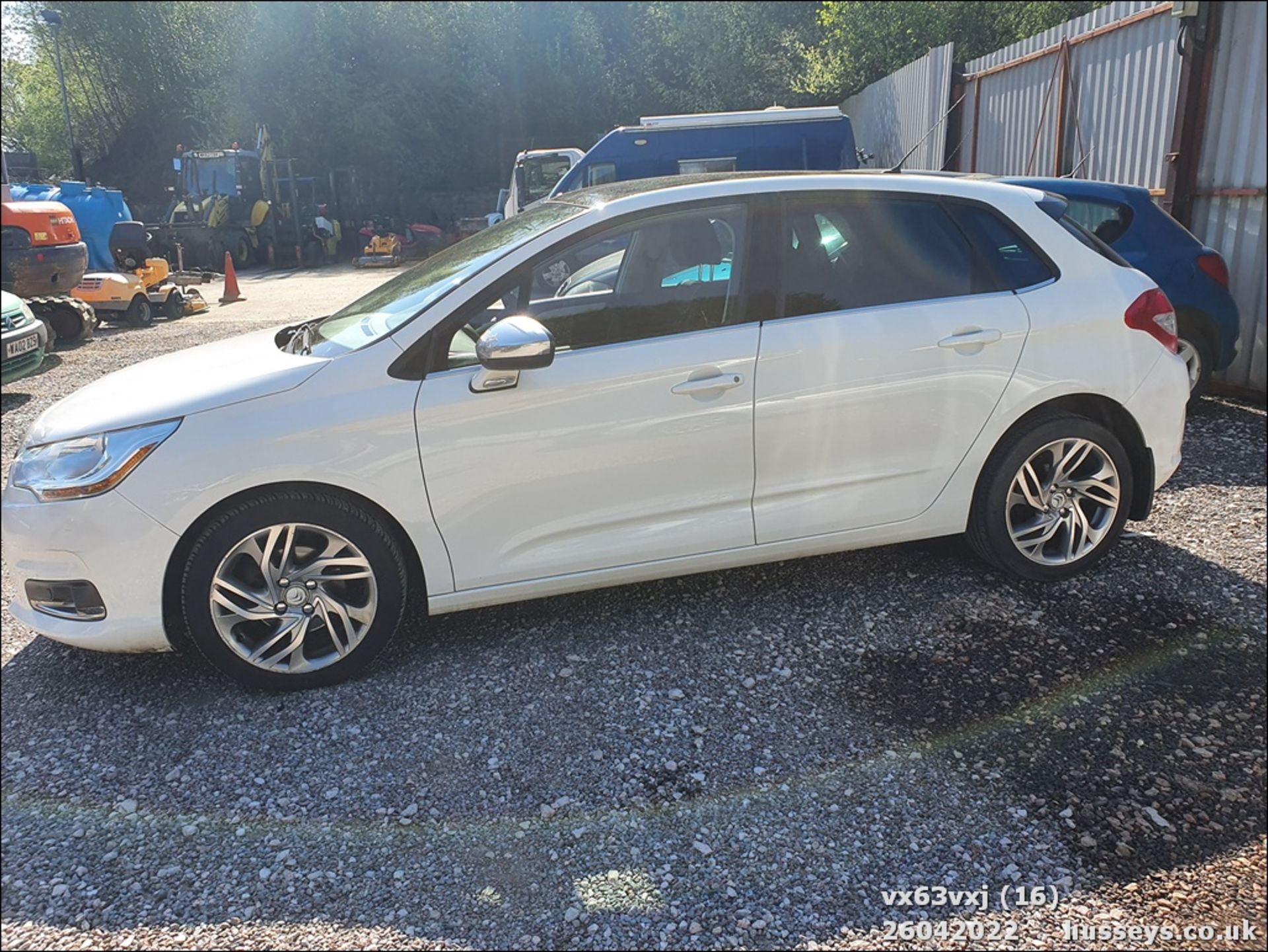 13/63 CITROEN C4 SELECTION AIRDREAM E-H - 1560cc 5dr Hatchback (White, 57k) - Image 16 of 43