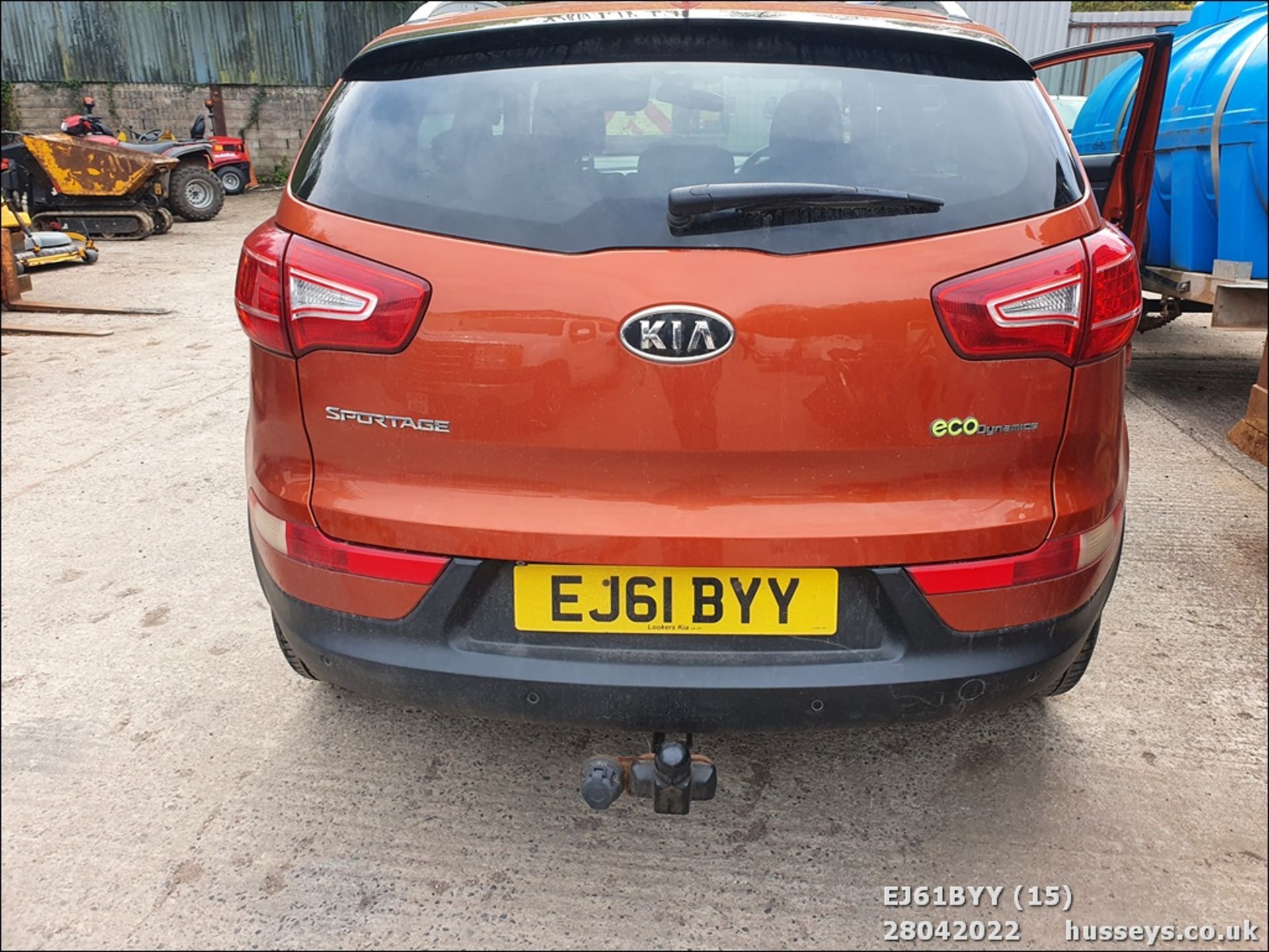 11/61 KIA SPORTAGE 3 SAT NAV CRDI - 1685cc 5dr Estate (Orange, 192k) - Image 15 of 27