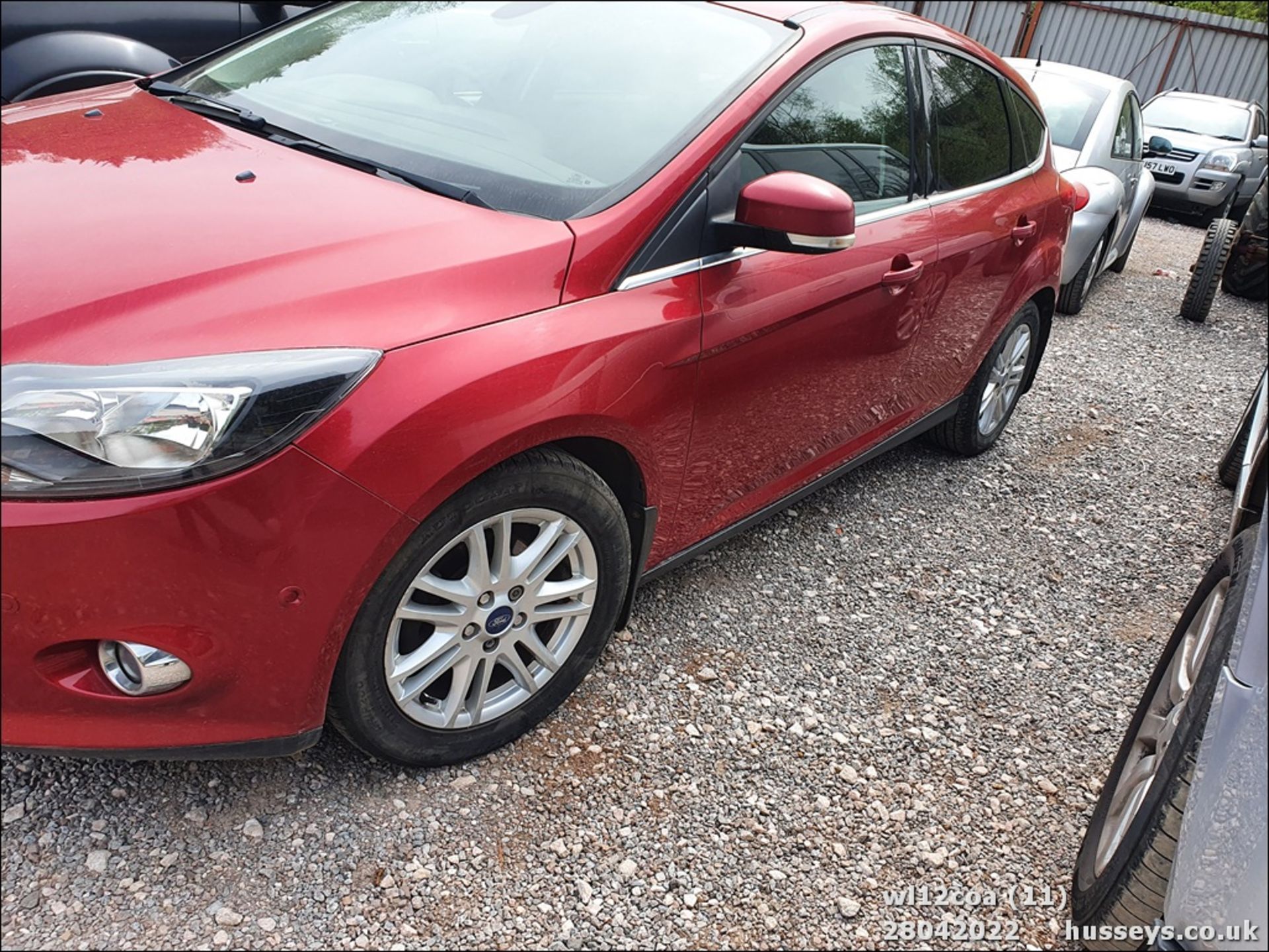 12/12 FORD FOCUS TITANIUM TURBO - 998cc 5dr Hatchback (Red) - Image 12 of 14