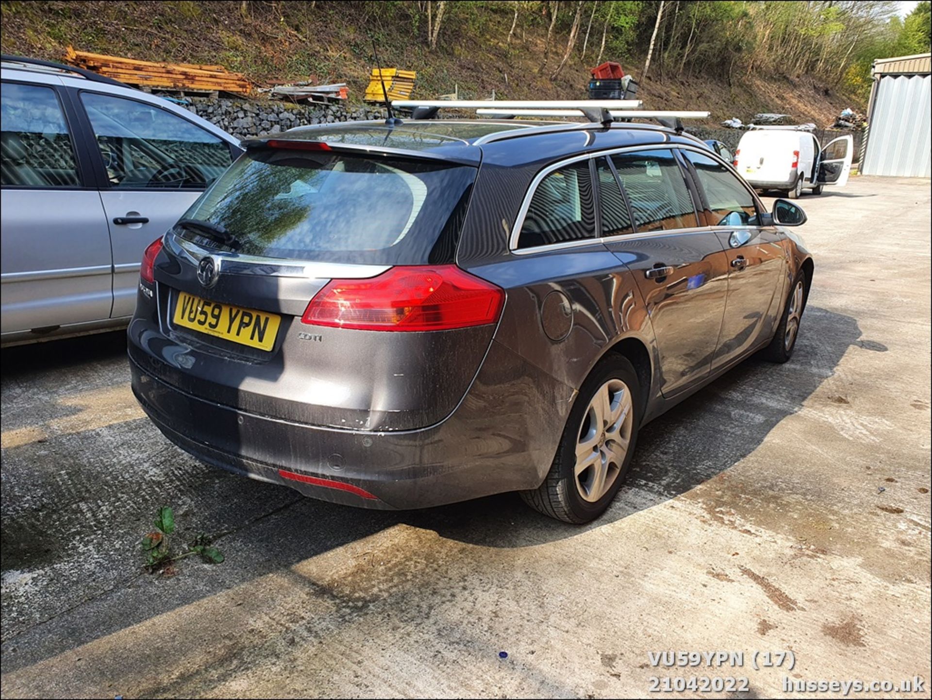 09/59 VAUXHALL INSIGNIA EXCLUSIV 130CDTI - 1956cc 5dr Estate (Grey, 132k) - Image 17 of 28