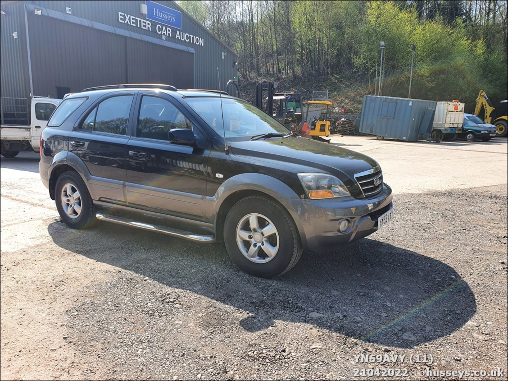 09/59 KIA SORENTO 4x4 - 2497cc 5dr MPV (Black, 55k) - Image 10 of 36