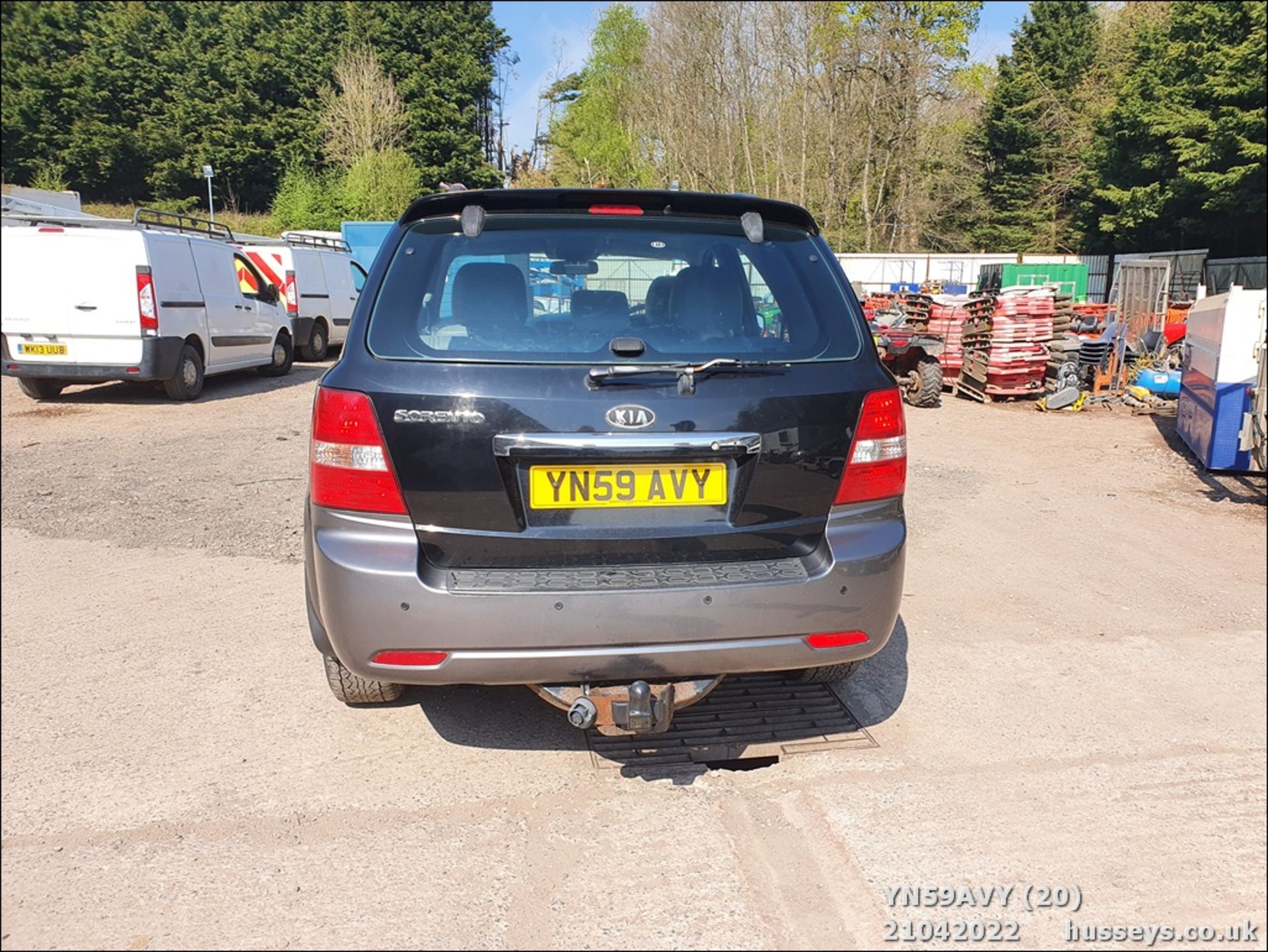 09/59 KIA SORENTO 4x4 - 2497cc 5dr MPV (Black, 55k) - Image 20 of 36