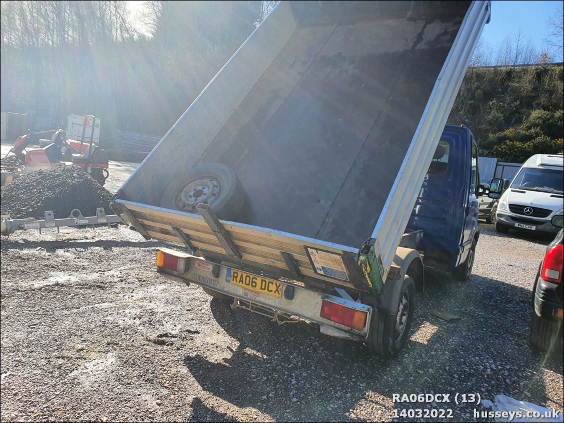 06/06 RENAULT MASTER CCML35 DCI 120 MWB - 2463cc 2dr Tipper (Grey) - Image 13 of 22