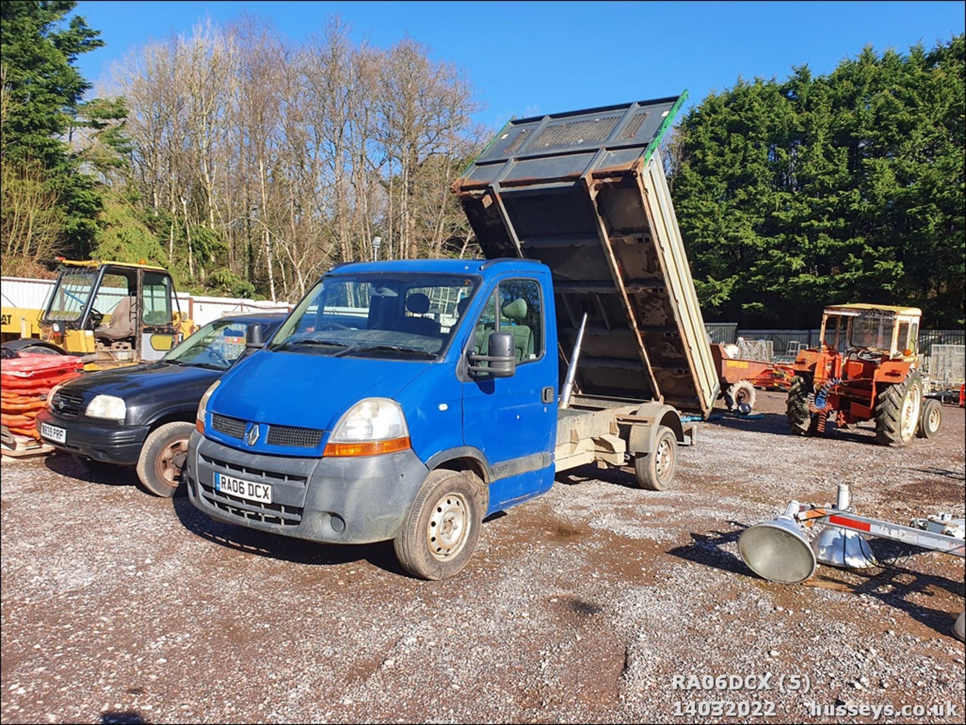 06/06 RENAULT MASTER CCML35 DCI 120 MWB - 2463cc 2dr Tipper (Grey) - Image 5 of 22