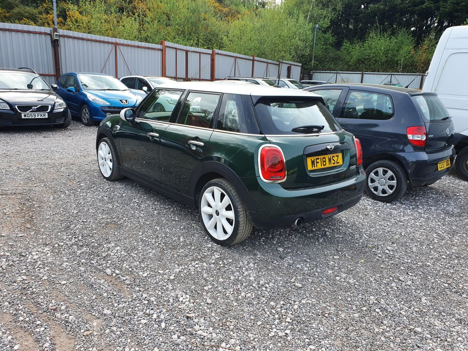 18/18 MINI COOPER - 1499cc 5dr Hatchback (Green, 20k) - Image 25 of 33