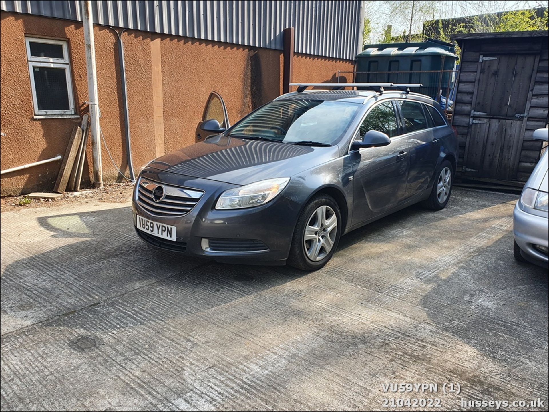 09/59 VAUXHALL INSIGNIA EXCLUSIV 130CDTI - 1956cc 5dr Estate (Grey, 132k) - Image 2 of 28