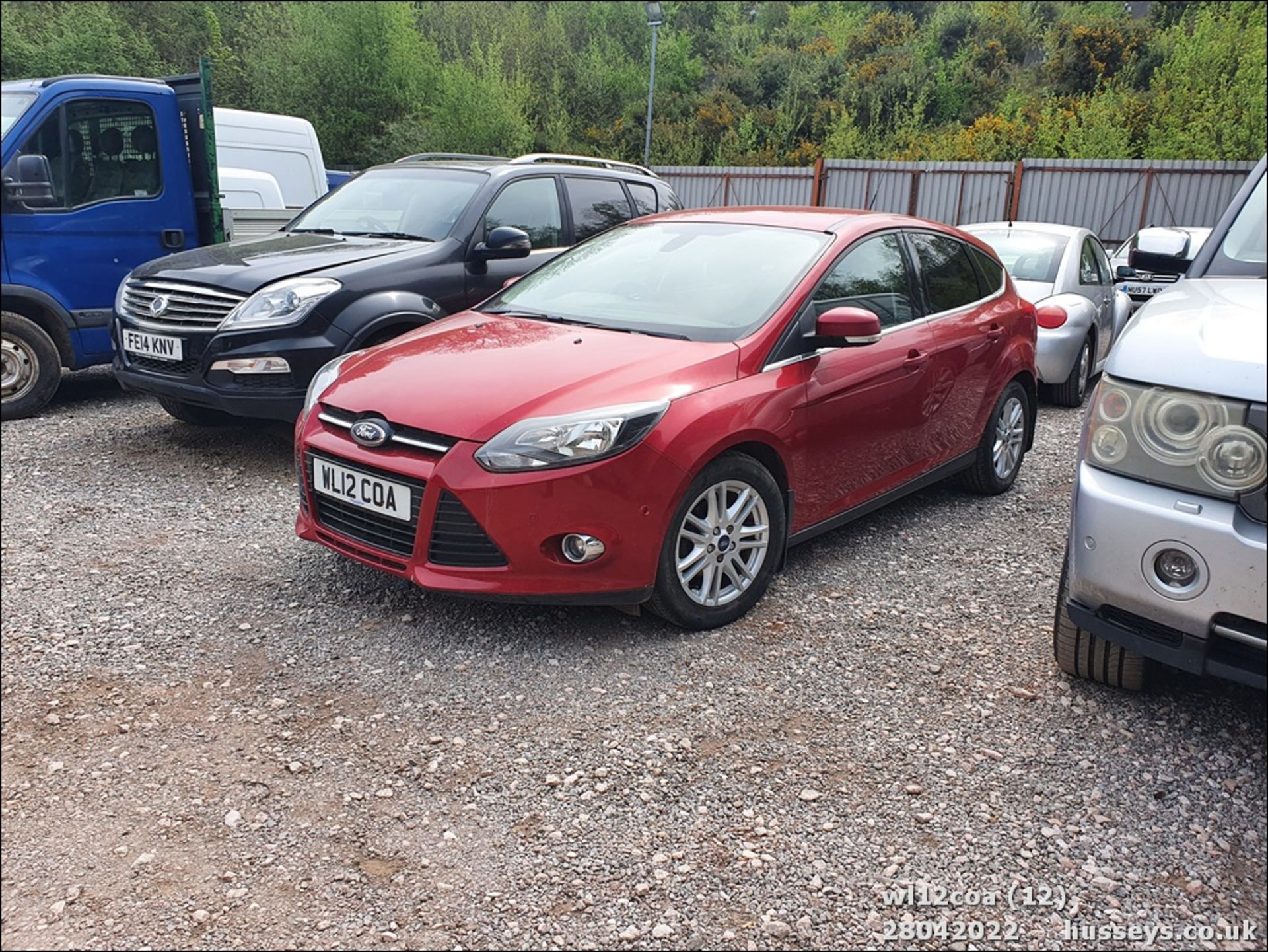 12/12 FORD FOCUS TITANIUM TURBO - 998cc 5dr Hatchback (Red) - Image 13 of 14