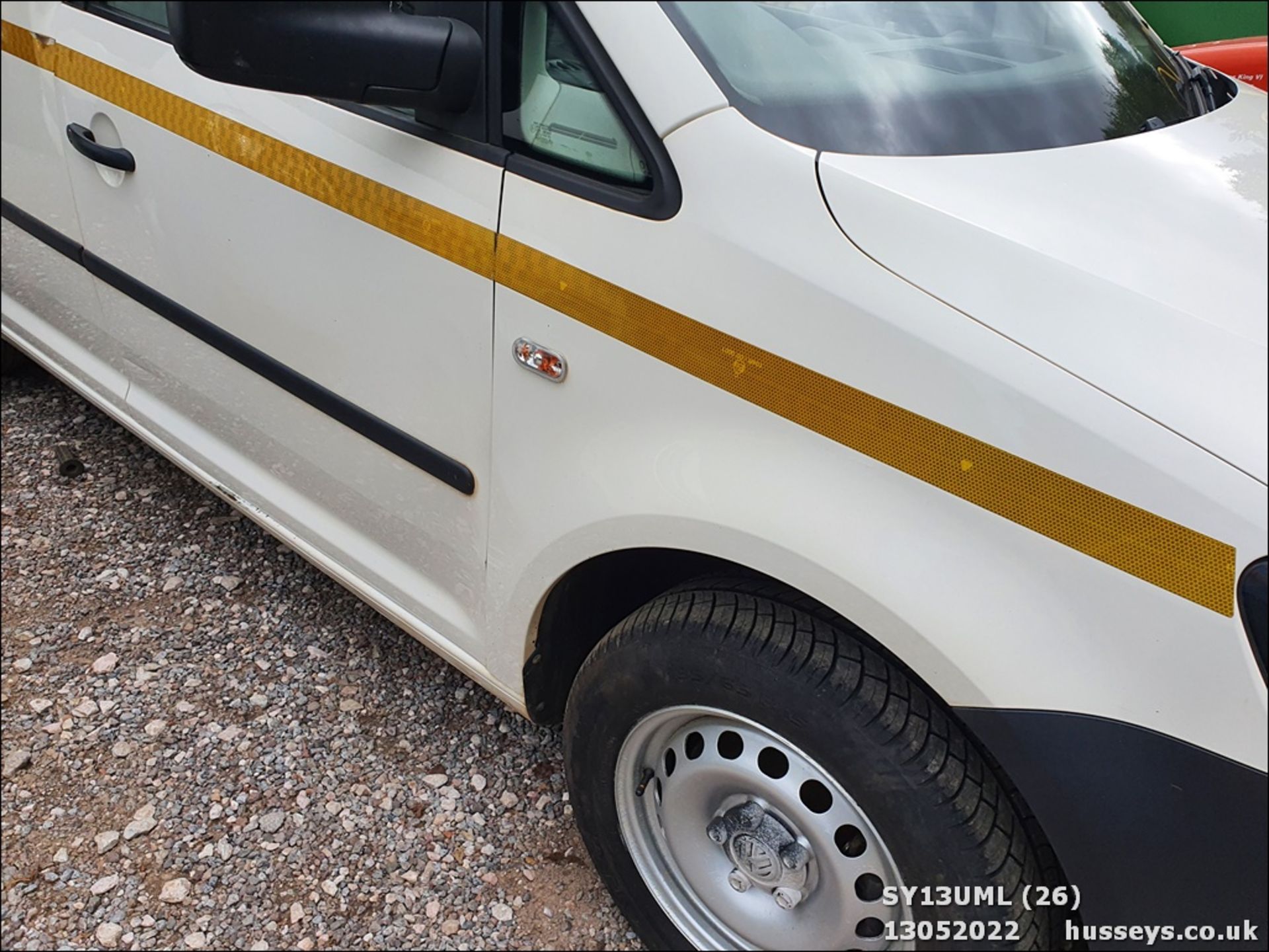 13/13 VOLKSWAGEN CADDY C20 TDI 102 - 1598cc Van (White, 173k) - Image 27 of 35