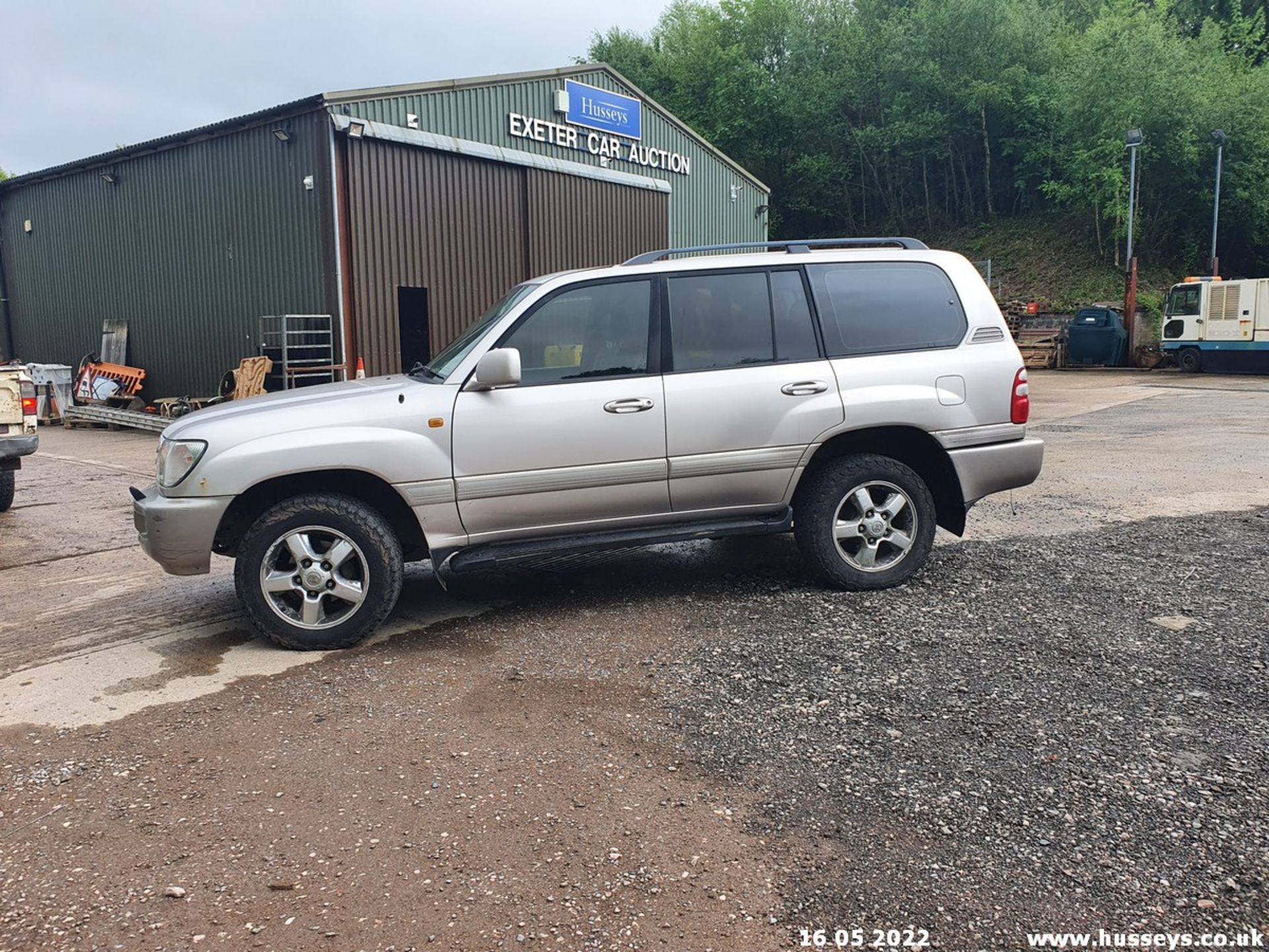 03/53 TOYOTA LAND CRUISER - 4164cc Estate (Silver) - Image 8 of 54