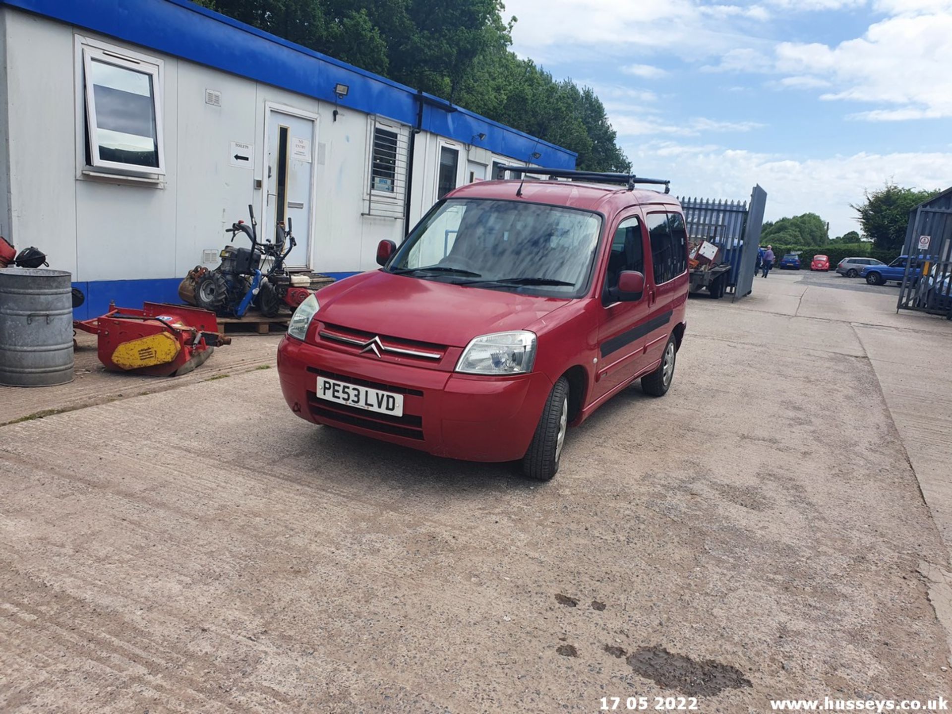 03/53 CITROEN BERLINGO M-SPACE FORTE D - 1868cc 5dr MPV (Red, 119k) - Image 4 of 42