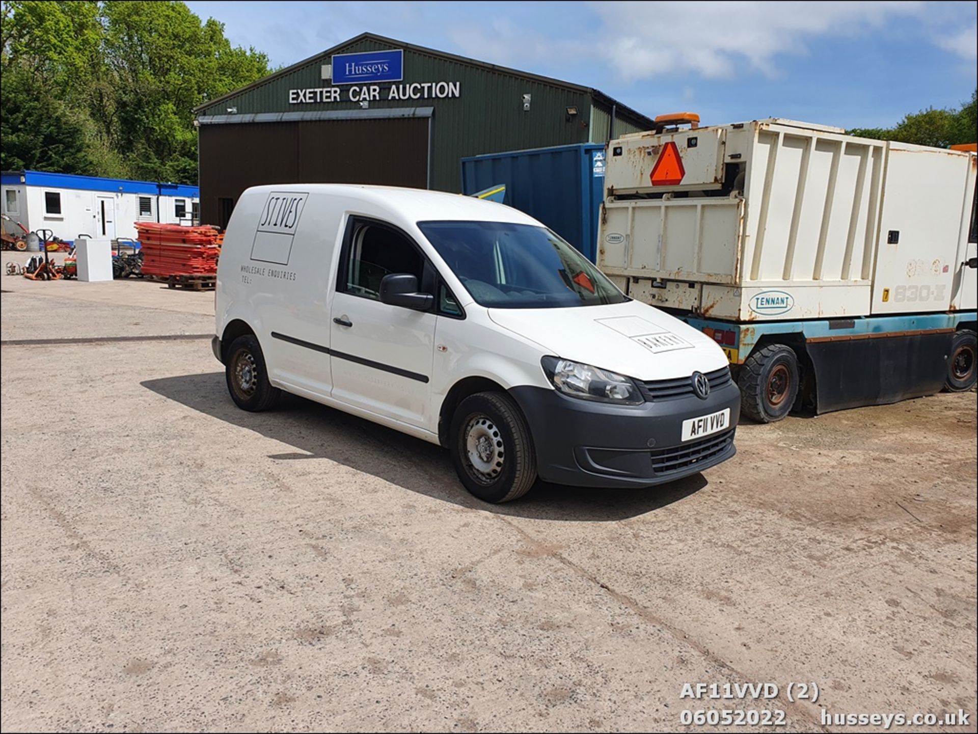 11/11 VOLKSWAGEN CADDY C20 PLUS TDI 102 - 1598cc 5dr Van (White) - Image 2 of 30