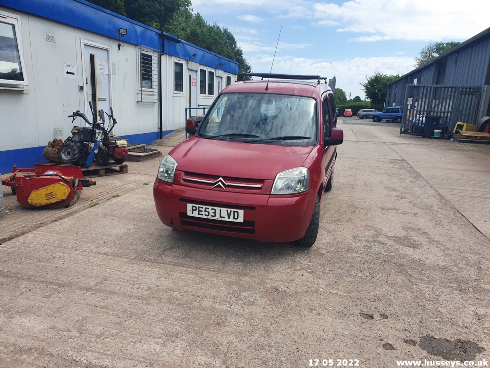 03/53 CITROEN BERLINGO M-SPACE FORTE D - 1868cc 5dr MPV (Red, 119k) - Image 5 of 42