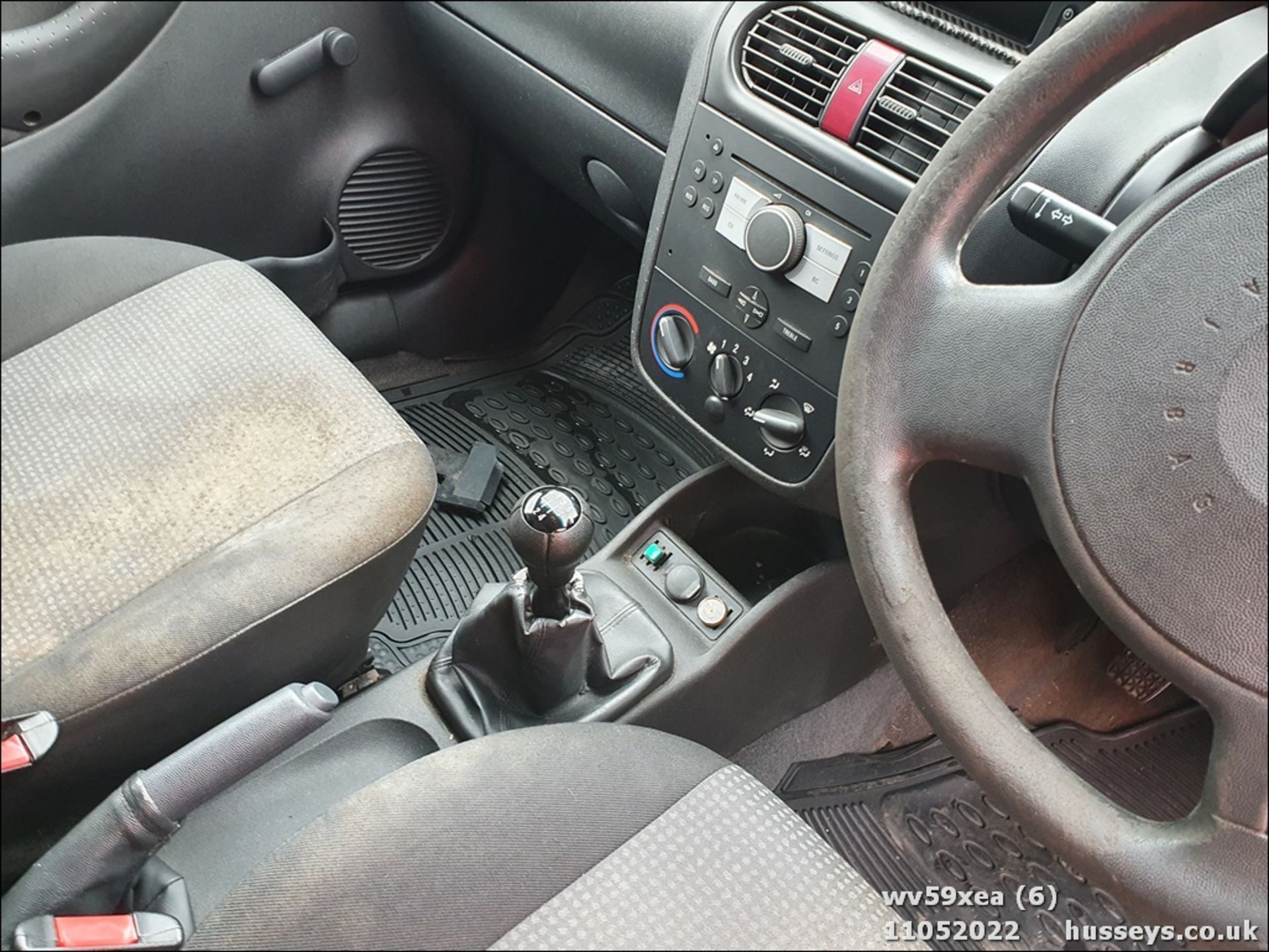 09/59 VAUXHALL COMBO 1700 CDTI - 1248cc 5dr Van (White, 80k) - Image 6 of 46