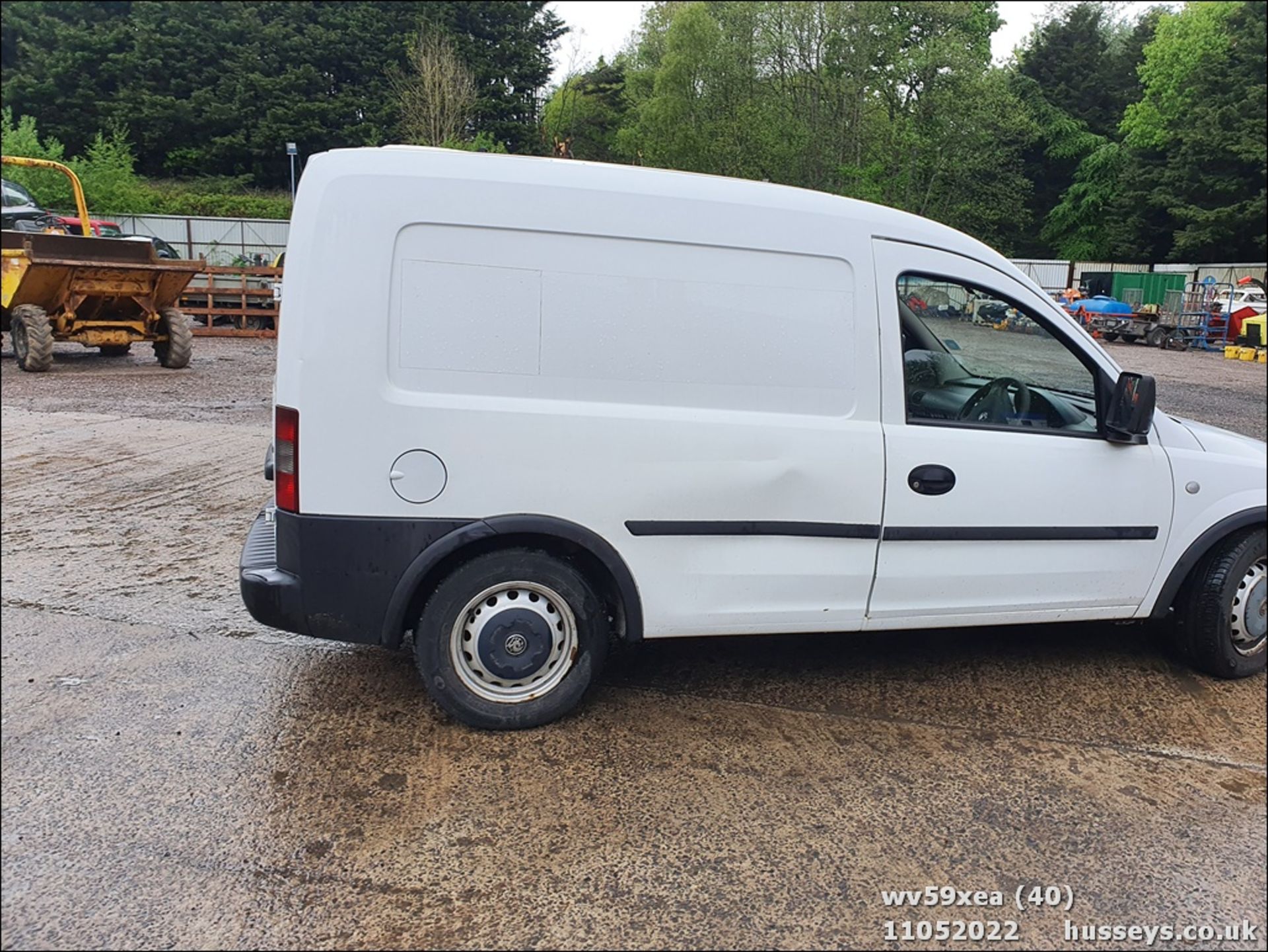 09/59 VAUXHALL COMBO 1700 CDTI - 1248cc 5dr Van (White, 80k) - Image 40 of 46