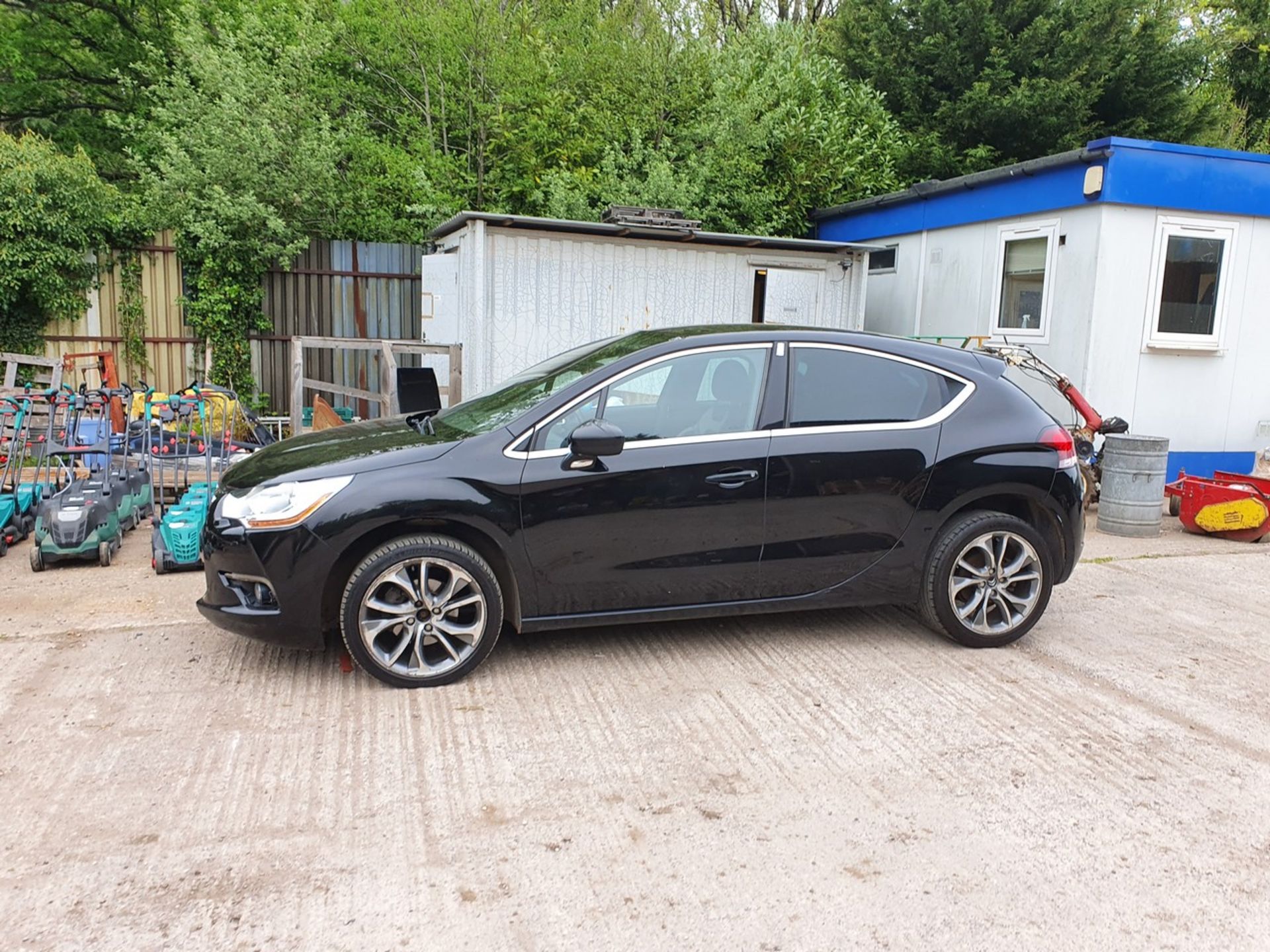 14/14 CITROEN DS4 DSTYLE AIRDREAM E-HDI - 1560cc 5dr Hatchback (Black, 147k) - Image 9 of 36