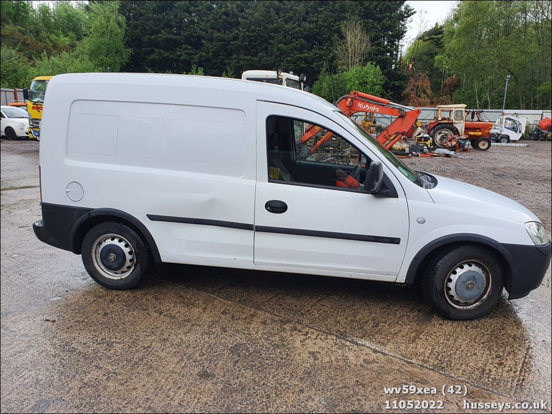 09/59 VAUXHALL COMBO 1700 CDTI - 1248cc 5dr Van (White, 80k) - Image 42 of 46