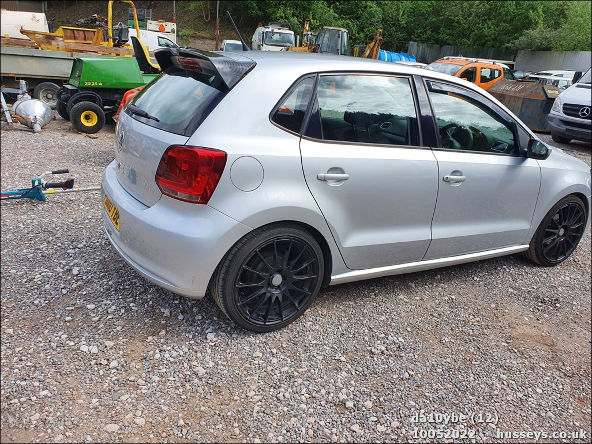 10/10 VOLKSWAGEN POLO SE 70 - 1198cc 5dr Hatchback (Silver, 117k) - Image 11 of 45