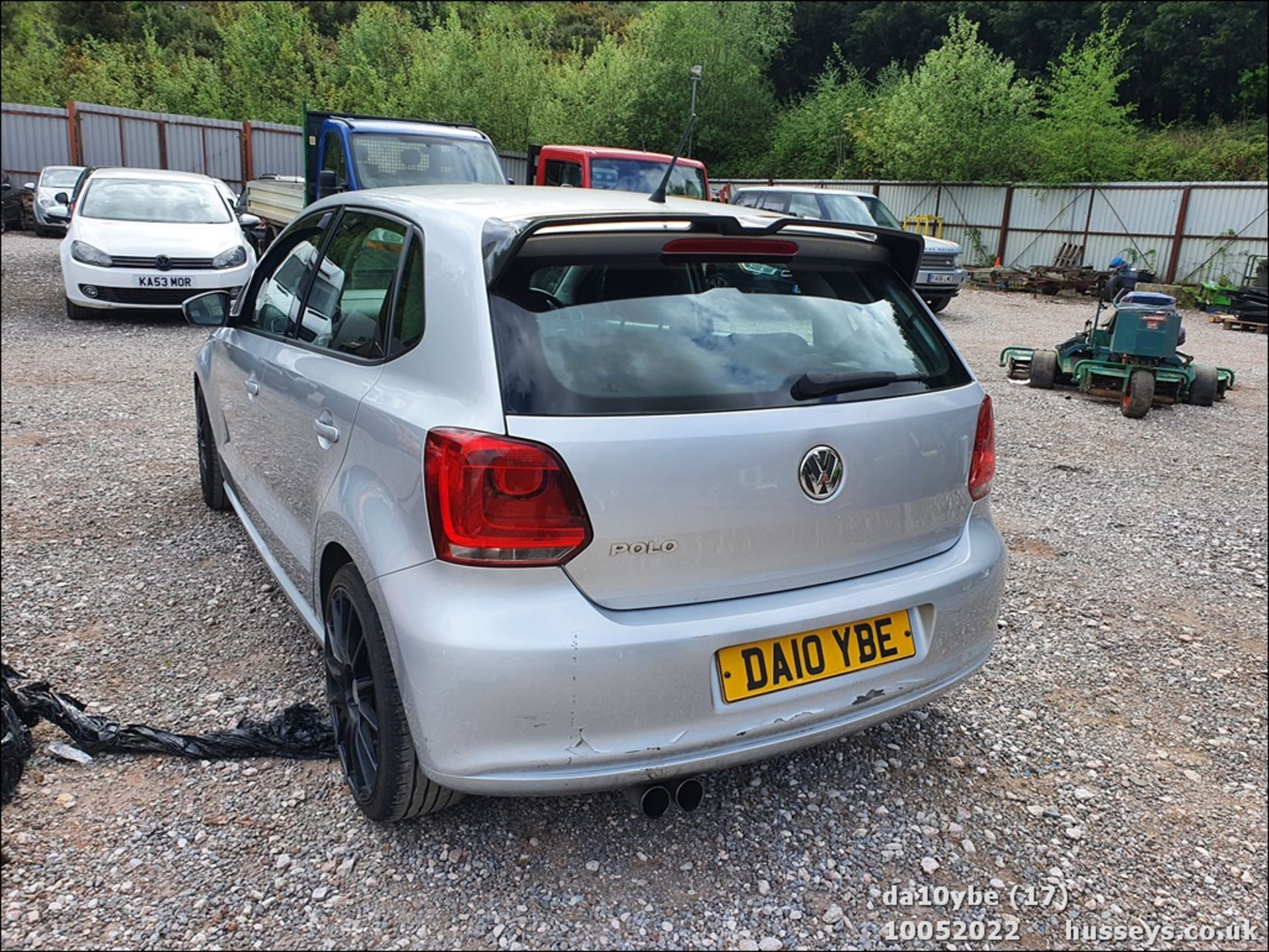 10/10 VOLKSWAGEN POLO SE 70 - 1198cc 5dr Hatchback (Silver, 117k) - Image 17 of 45