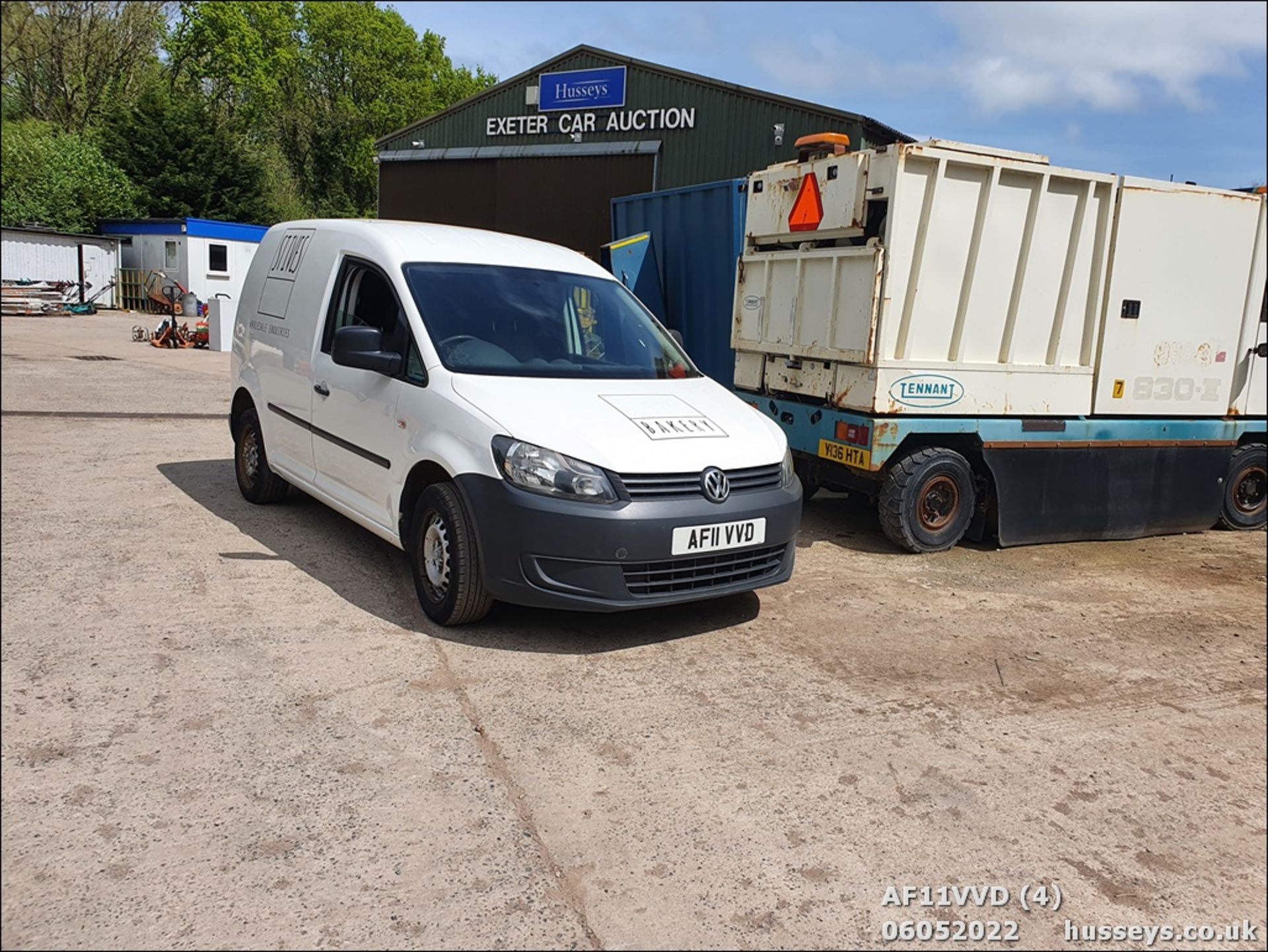 11/11 VOLKSWAGEN CADDY C20 PLUS TDI 102 - 1598cc 5dr Van (White) - Image 4 of 30