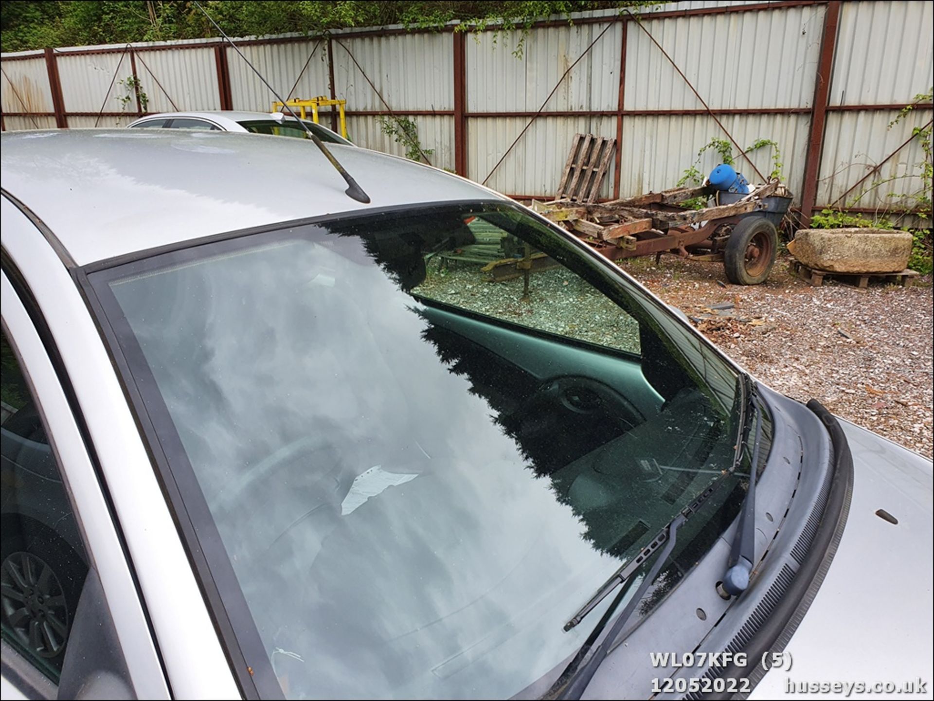 07/07 FORD KA STYLE CLIMATE - 1297cc 3dr Hatchback (Silver, 64k) - Image 7 of 35