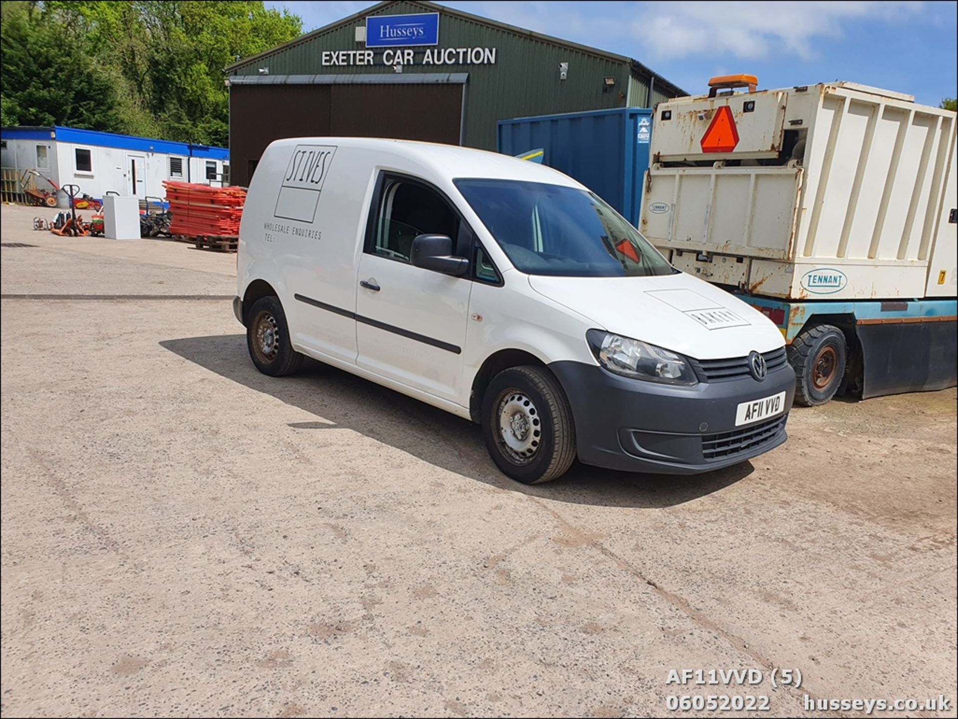 11/11 VOLKSWAGEN CADDY C20 PLUS TDI 102 - 1598cc 5dr Van (White) - Image 5 of 30