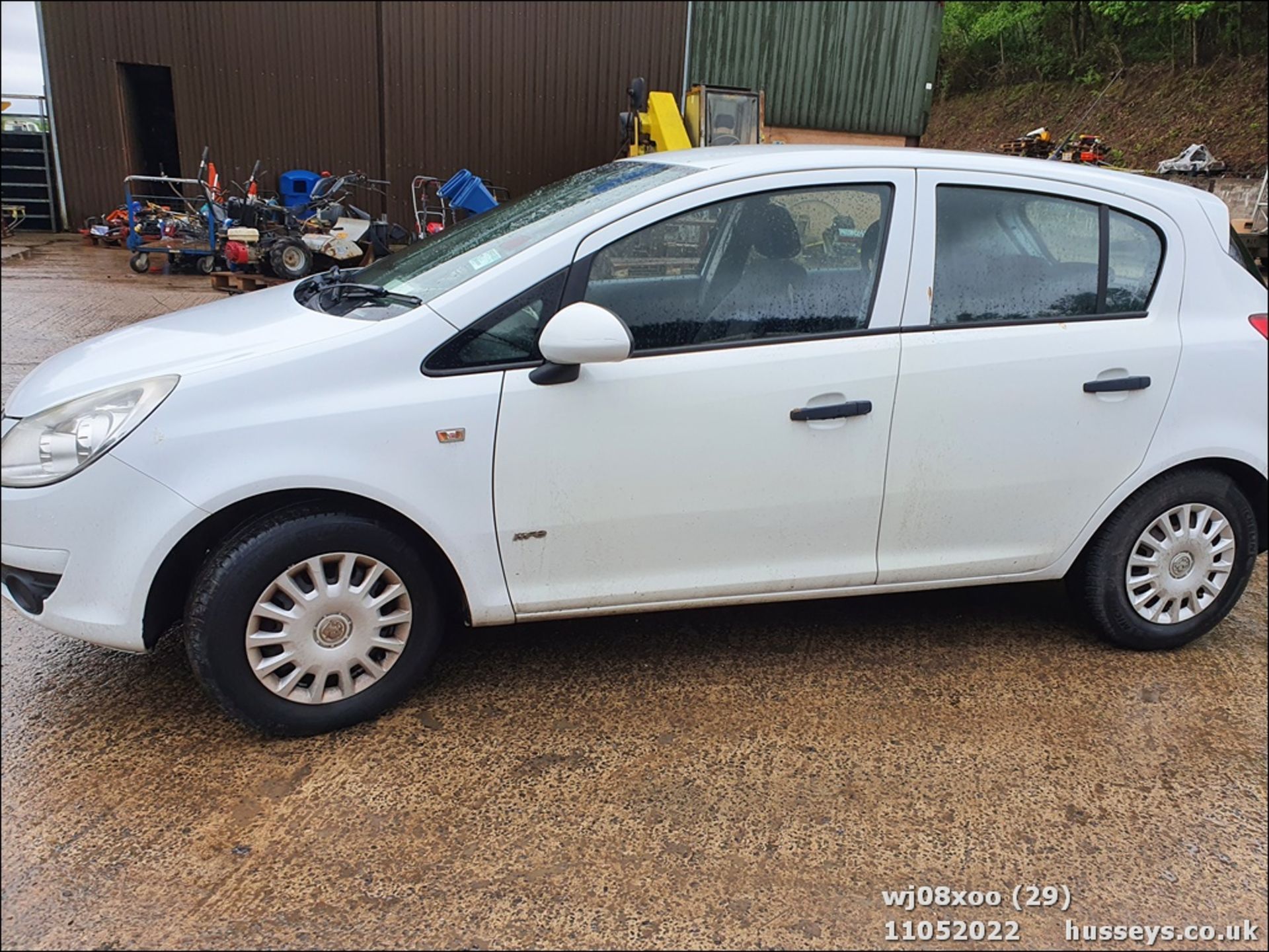 08/08 VAUXHALL CORSA LIFE CDTI - 1248cc 5dr Hatchback (White, 82k) - Image 30 of 48