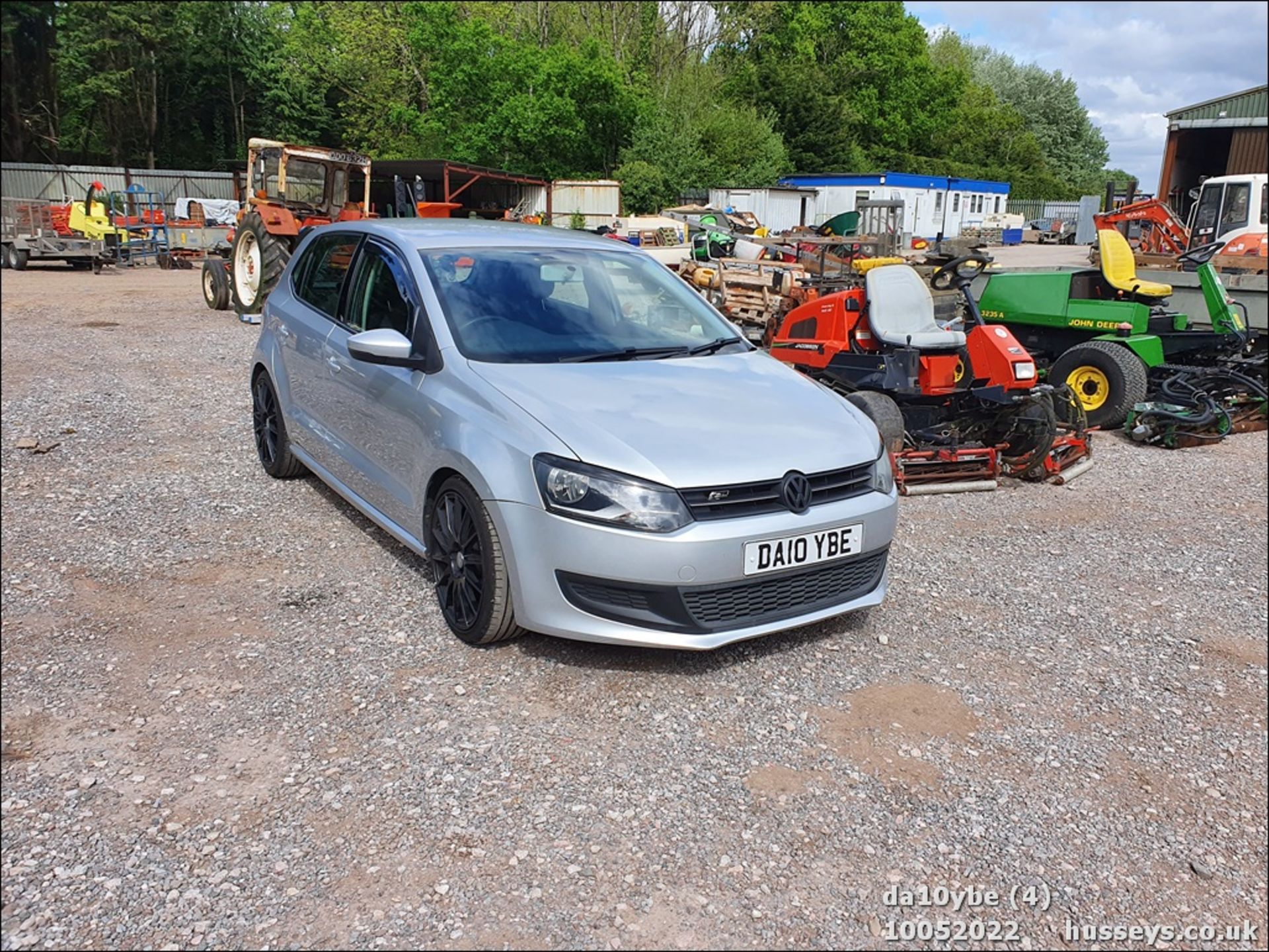 10/10 VOLKSWAGEN POLO SE 70 - 1198cc 5dr Hatchback (Silver, 117k) - Image 4 of 45