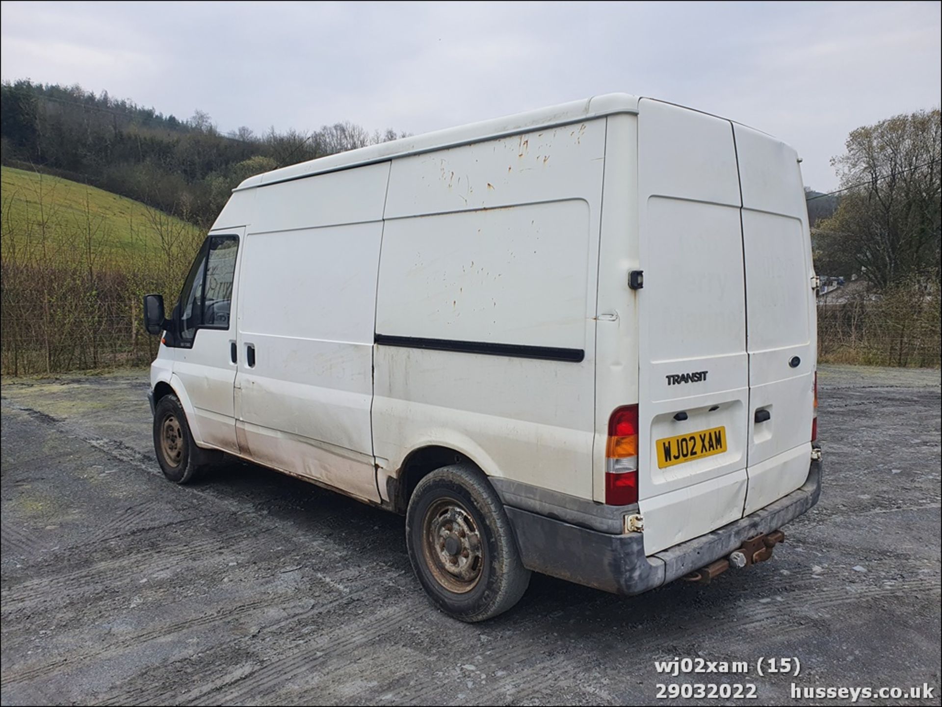 02/02 FORD TRANSIT 350 MWB TD - 2402cc 5dr Van (White, 132k) - Image 17 of 23