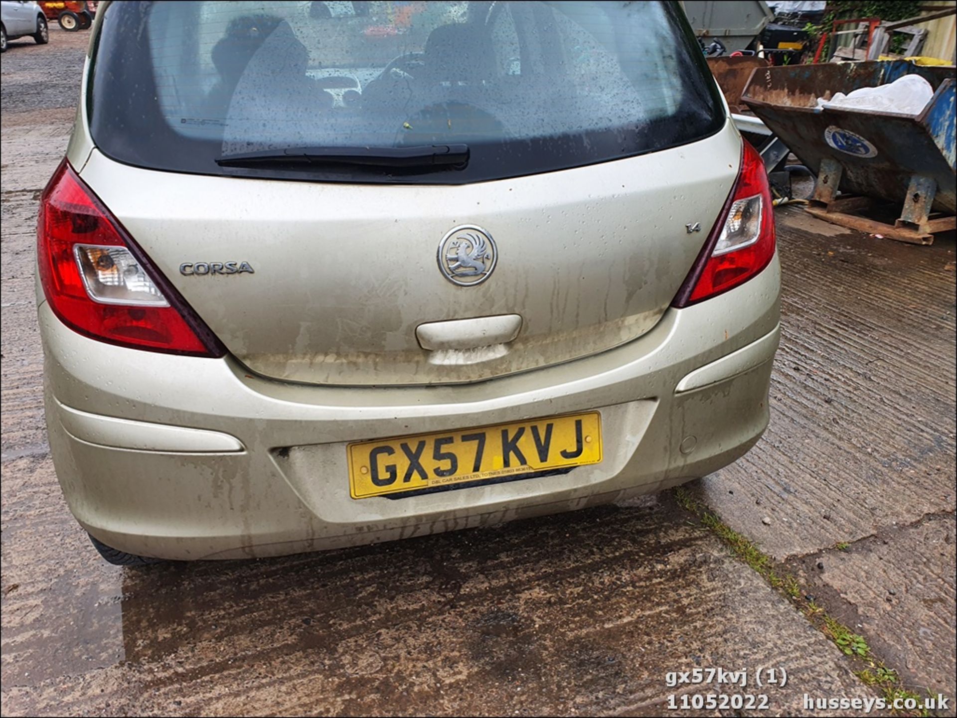 07/57 VAUXHALL CORSA CLUB A/C AUTO - 1364cc 5dr Hatchback (Gold) - Image 8 of 35