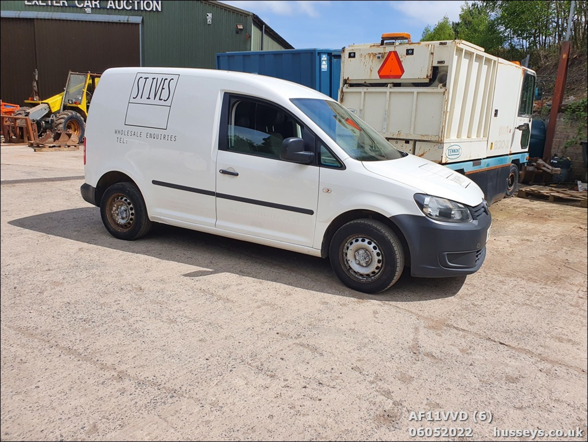 11/11 VOLKSWAGEN CADDY C20 PLUS TDI 102 - 1598cc 5dr Van (White) - Image 6 of 30