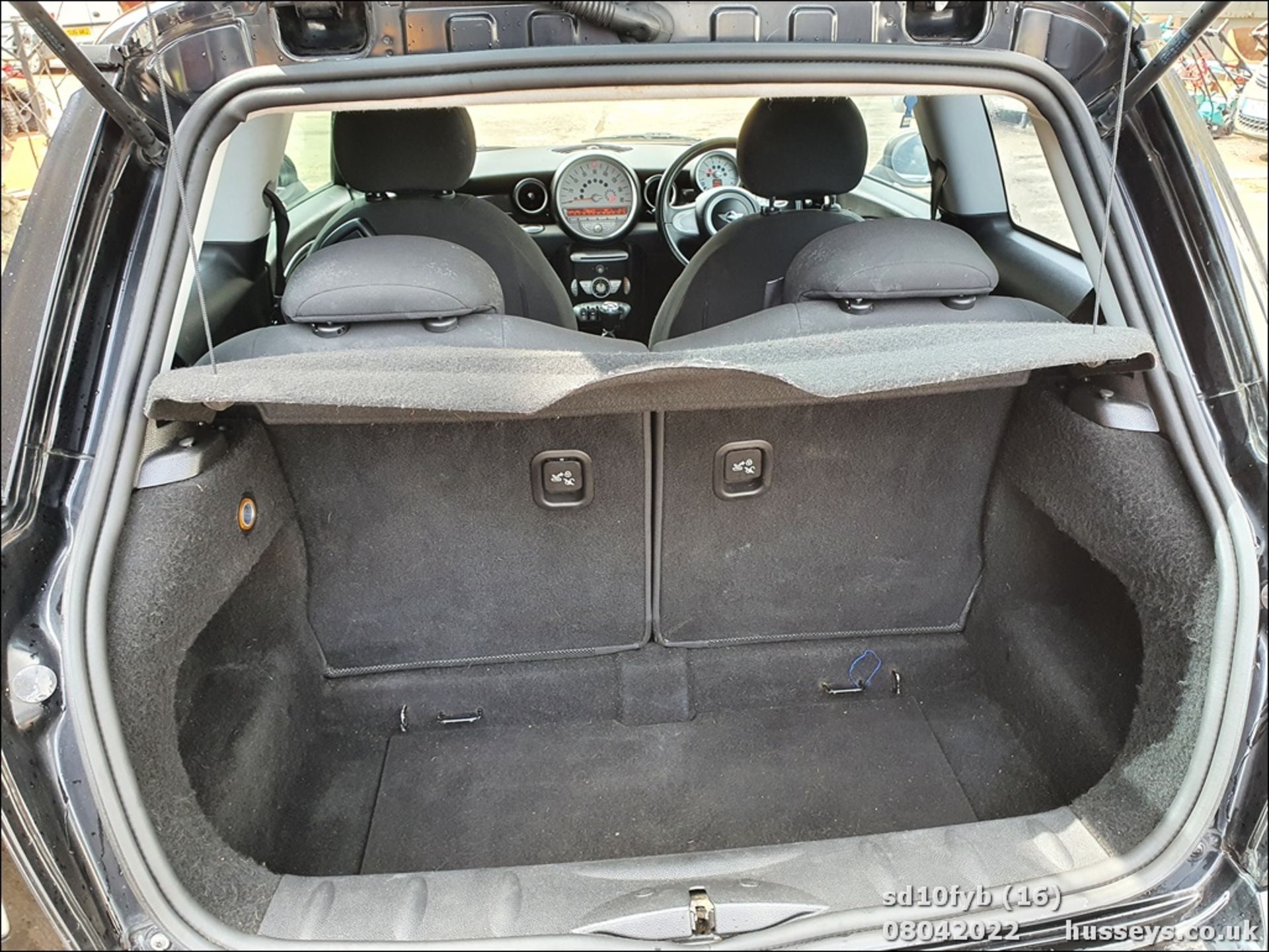 10/10 MINI COOPER D - 1560cc 3dr Hatchback (Black, 83k) - Image 16 of 19