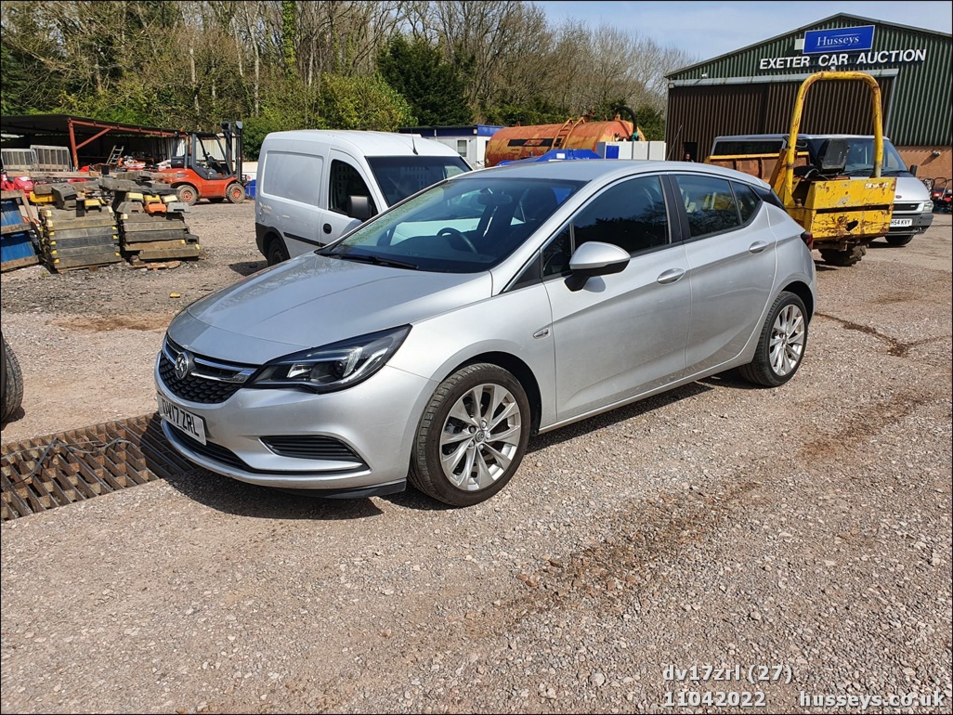 17/17 VAUXHALL ASTRA DESIGN - 1399cc 5dr Hatchback (Silver, 33k) - Image 27 of 35