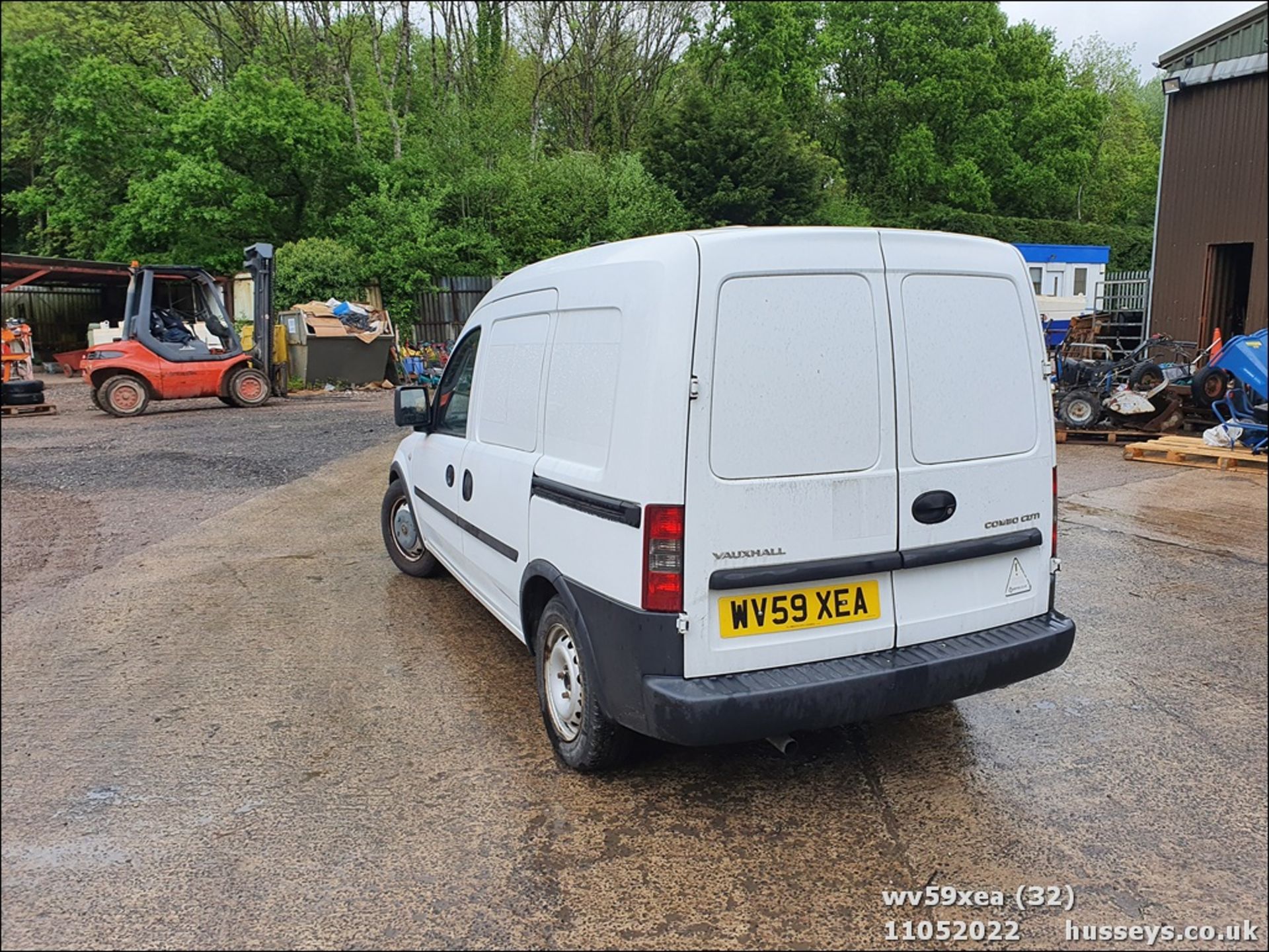 09/59 VAUXHALL COMBO 1700 CDTI - 1248cc 5dr Van (White, 80k) - Image 32 of 46