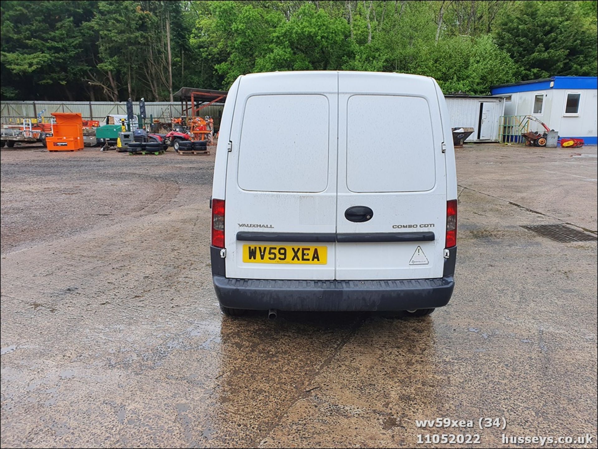 09/59 VAUXHALL COMBO 1700 CDTI - 1248cc 5dr Van (White, 80k) - Image 34 of 46