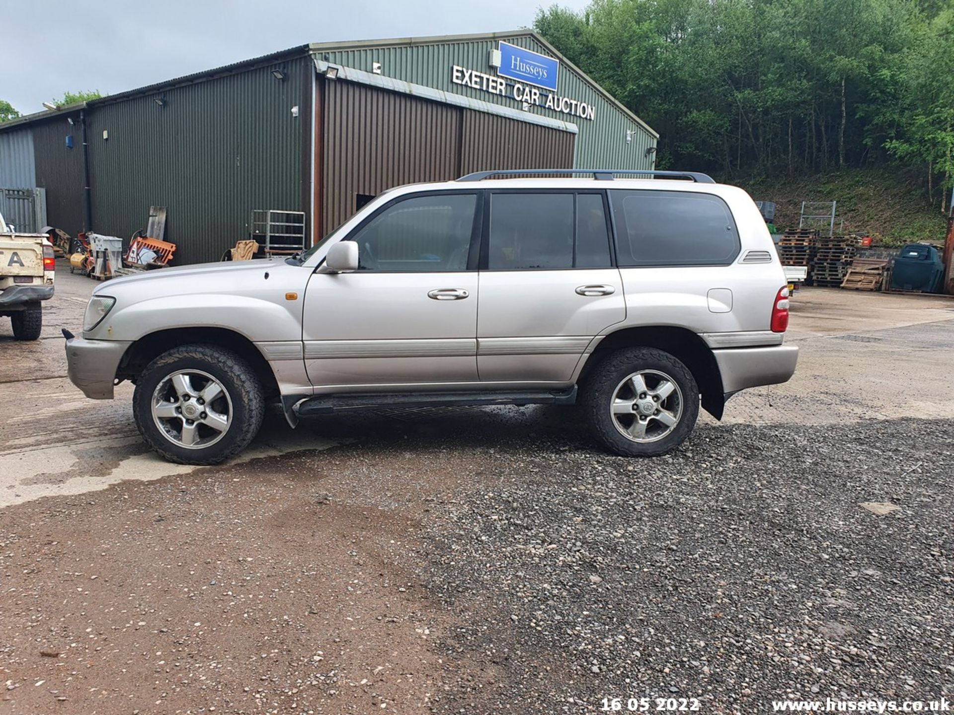 03/53 TOYOTA LAND CRUISER - 4164cc Estate (Silver) - Image 9 of 54