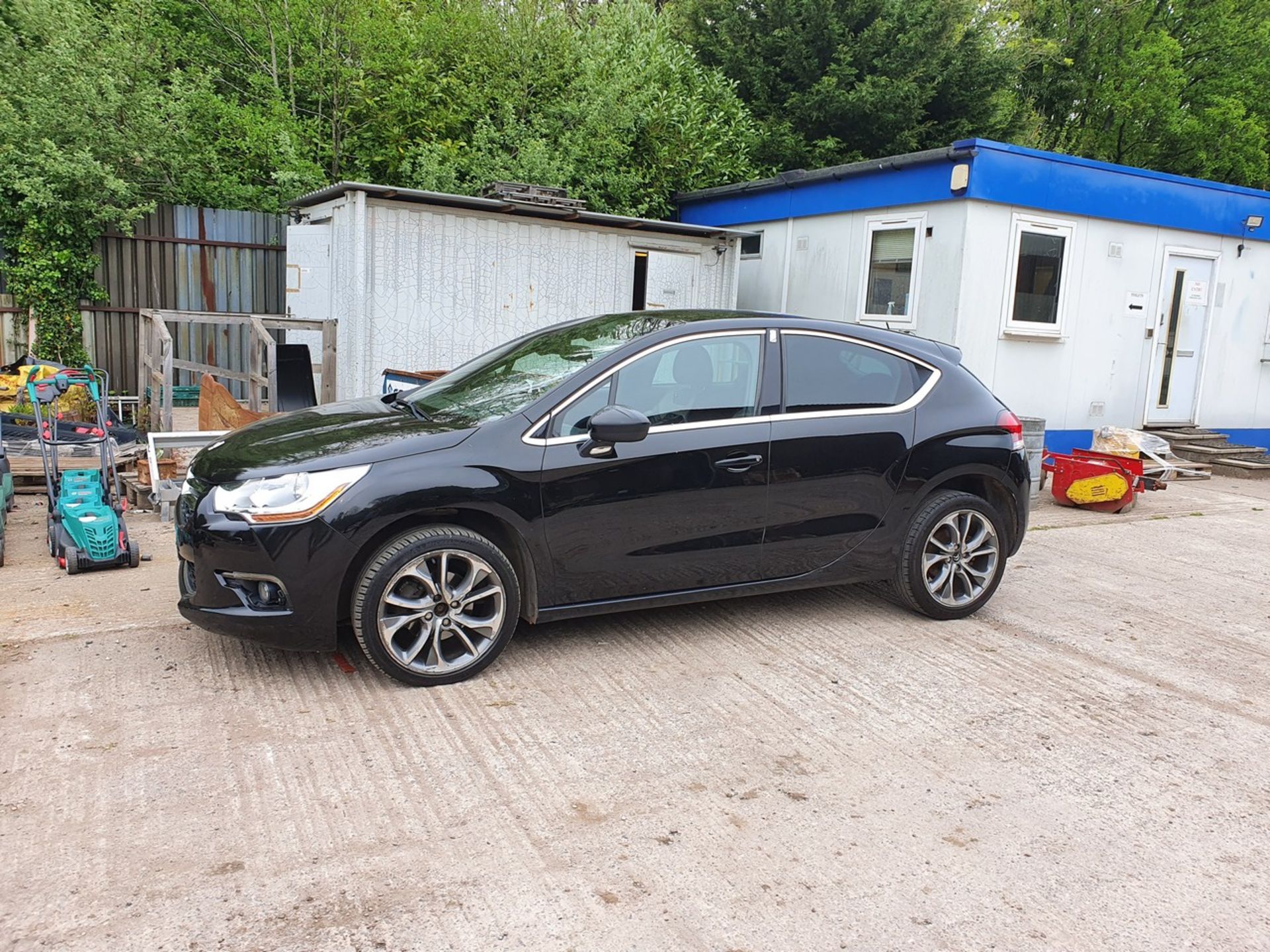 14/14 CITROEN DS4 DSTYLE AIRDREAM E-HDI - 1560cc 5dr Hatchback (Black, 147k) - Image 10 of 36