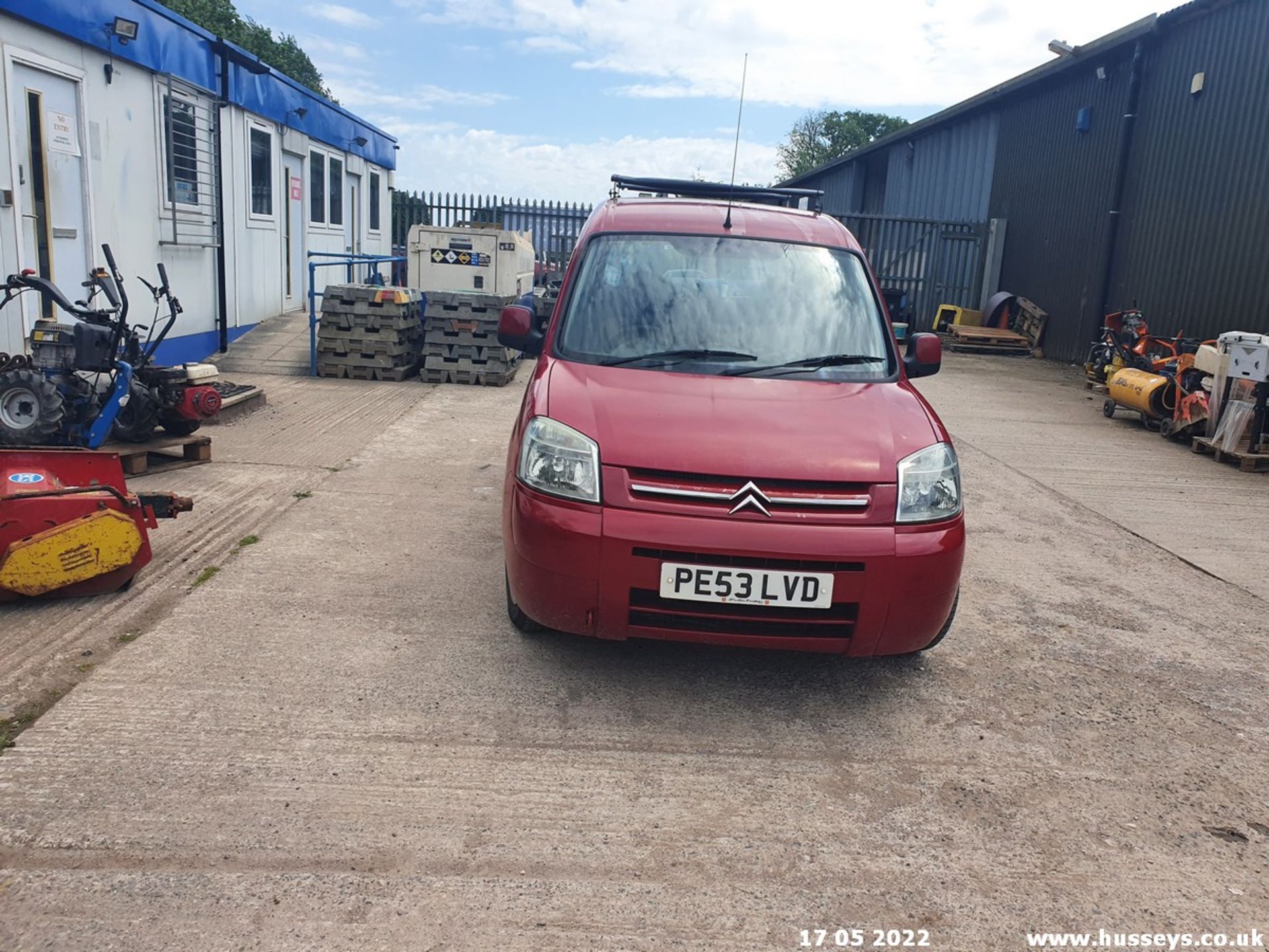 03/53 CITROEN BERLINGO M-SPACE FORTE D - 1868cc 5dr MPV (Red, 119k) - Image 7 of 42