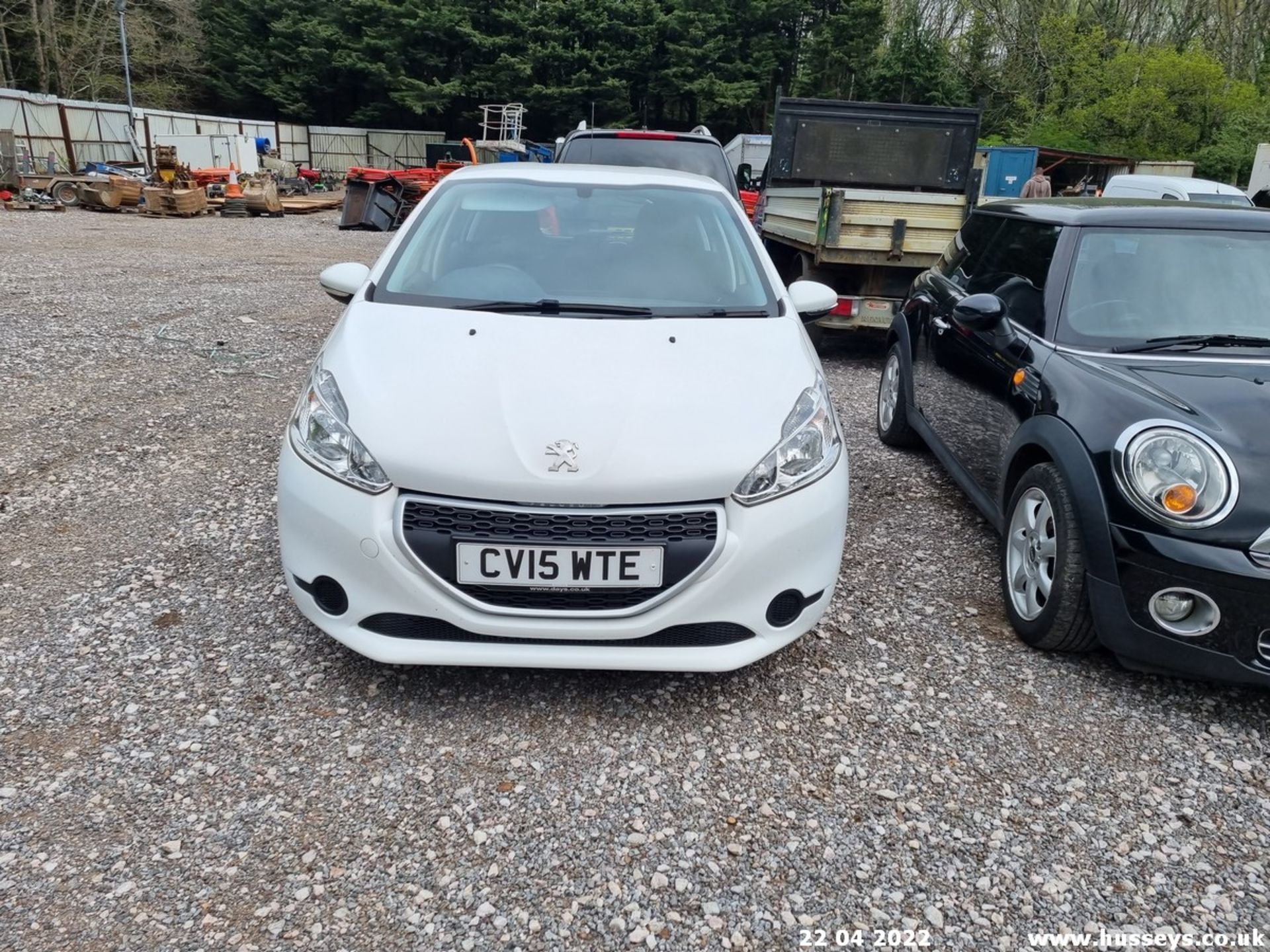 15/15 PEUGEOT 208 ACCESS PLUS - 1000cc 5dr Hatchback (White, 29k) - Image 4 of 20