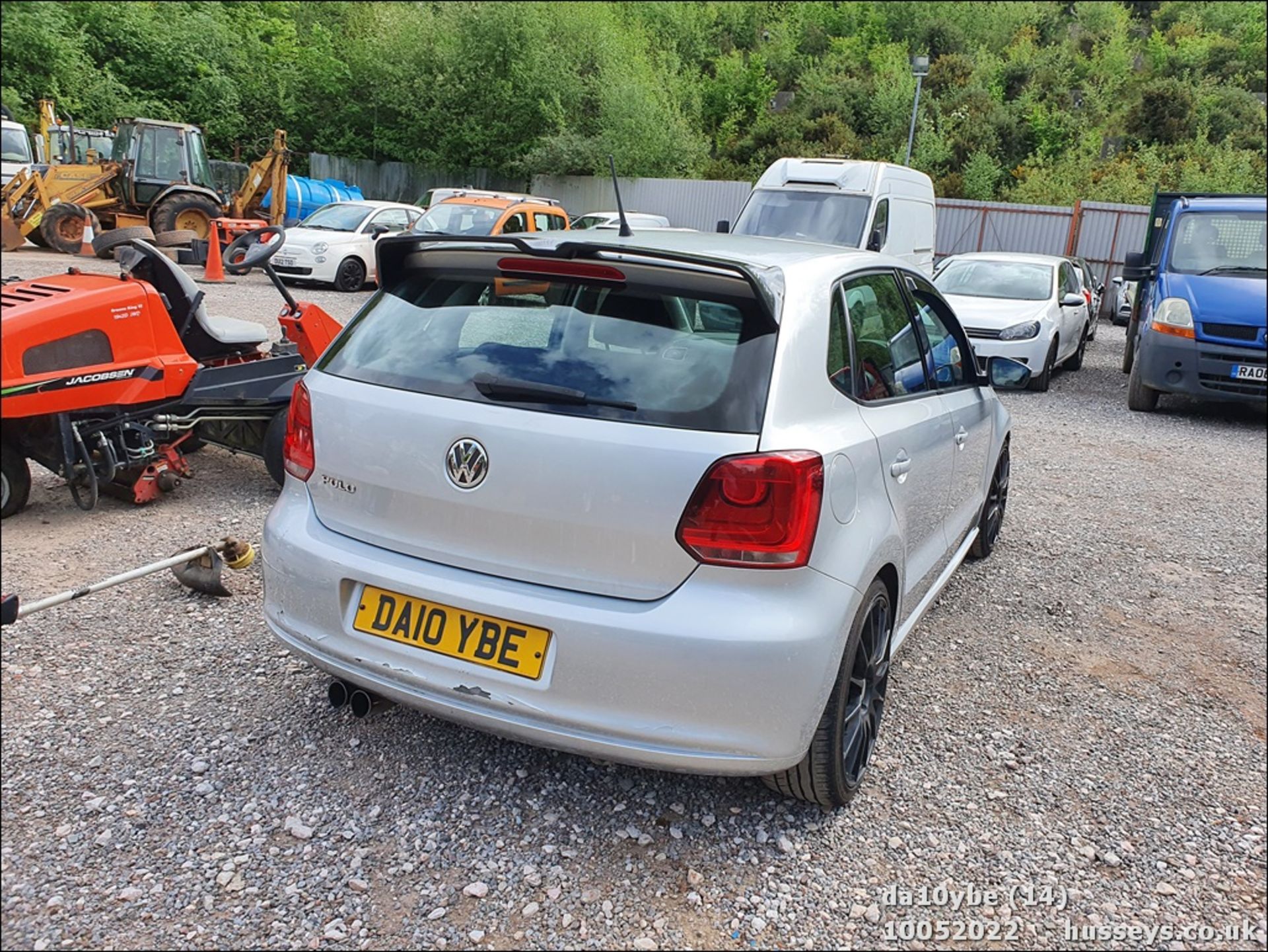 10/10 VOLKSWAGEN POLO SE 70 - 1198cc 5dr Hatchback (Silver, 117k) - Image 13 of 45