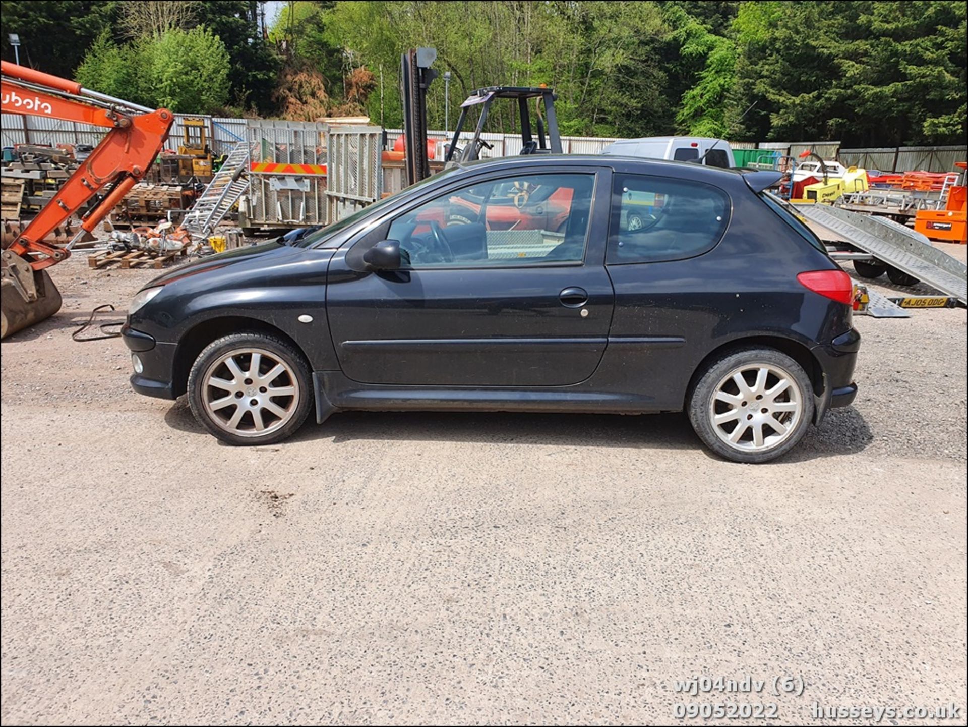 04/04 PEUGEOT 206 XSI TDI - 1997cc 3dr Hatchback (Black, 172k) - Image 7 of 43