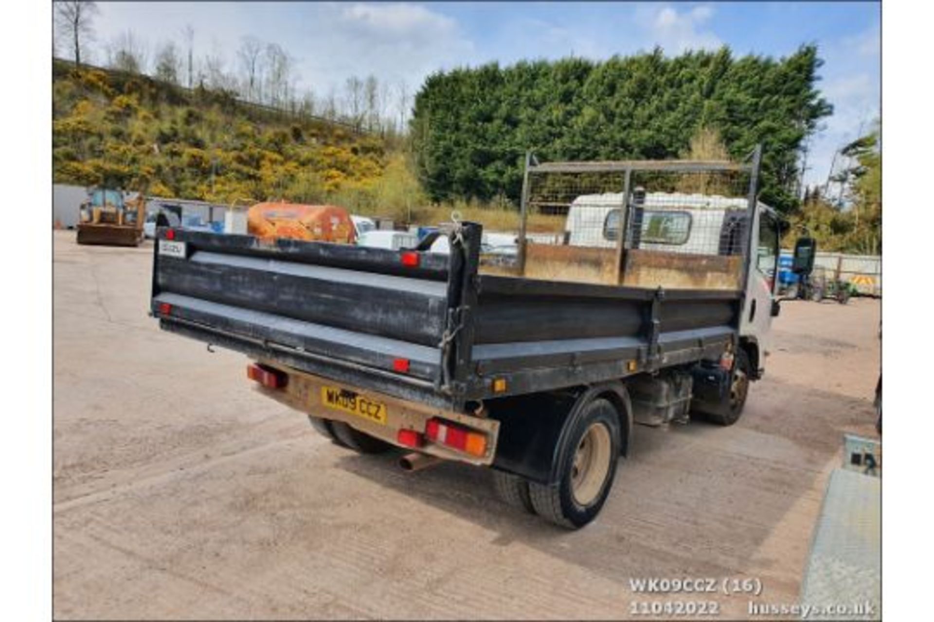 09/09 ISUZU TRUCKS NQR 70 - 5193cc 2dr Tipper (White, 205k) - Image 16 of 18