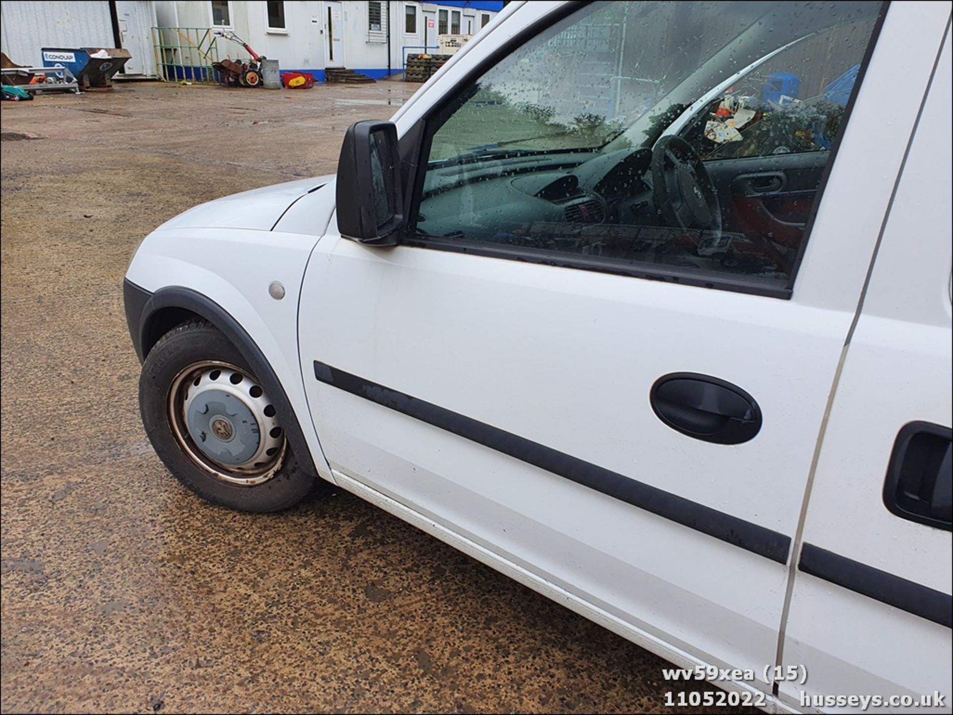 09/59 VAUXHALL COMBO 1700 CDTI - 1248cc 5dr Van (White, 80k) - Image 15 of 46