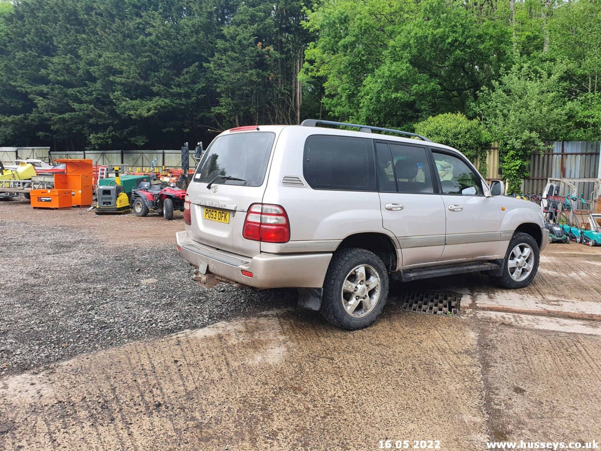 03/53 TOYOTA LAND CRUISER - 4164cc Estate (Silver) - Image 19 of 54