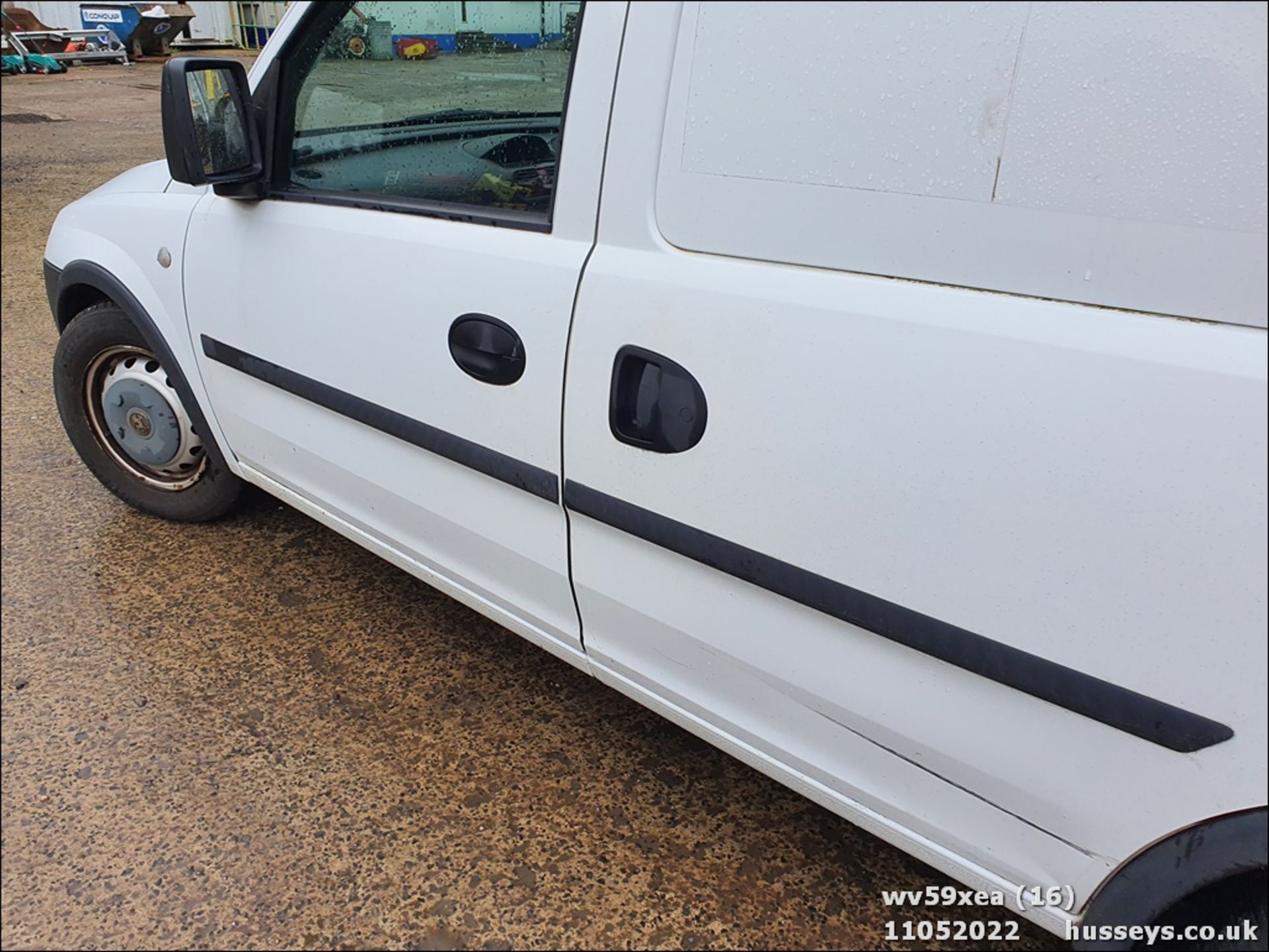 09/59 VAUXHALL COMBO 1700 CDTI - 1248cc 5dr Van (White, 80k) - Image 16 of 46