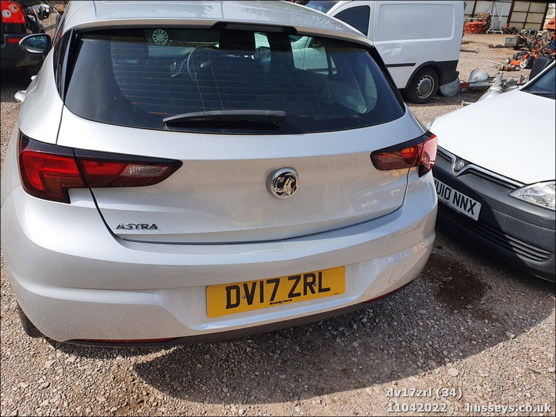 17/17 VAUXHALL ASTRA DESIGN - 1399cc 5dr Hatchback (Silver, 33k) - Image 34 of 35