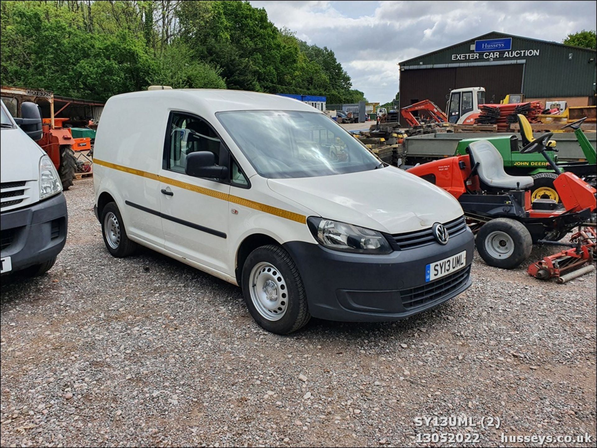 13/13 VOLKSWAGEN CADDY C20 TDI 102 - 1598cc Van (White, 173k) - Image 3 of 35