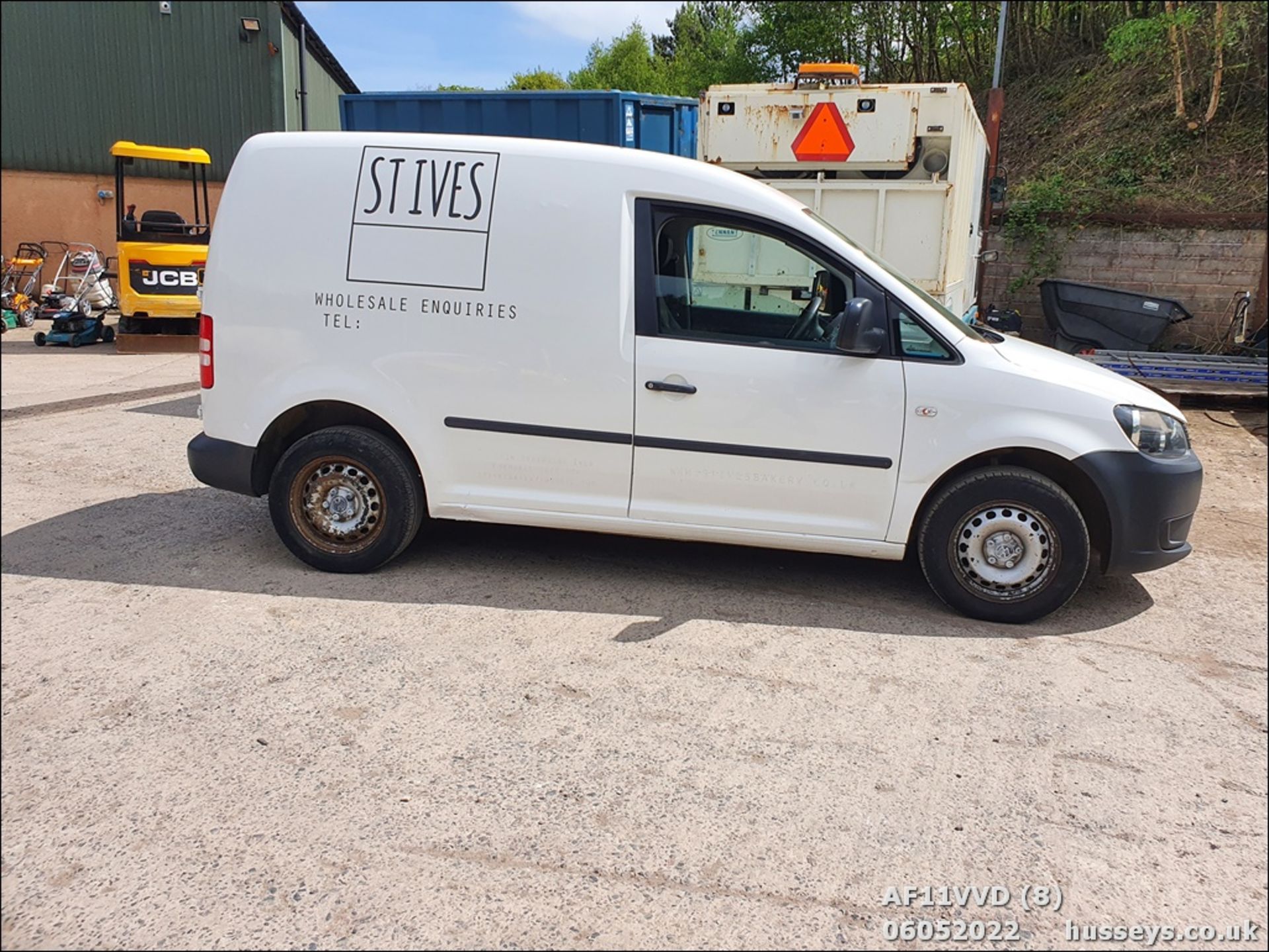 11/11 VOLKSWAGEN CADDY C20 PLUS TDI 102 - 1598cc 5dr Van (White) - Image 8 of 30