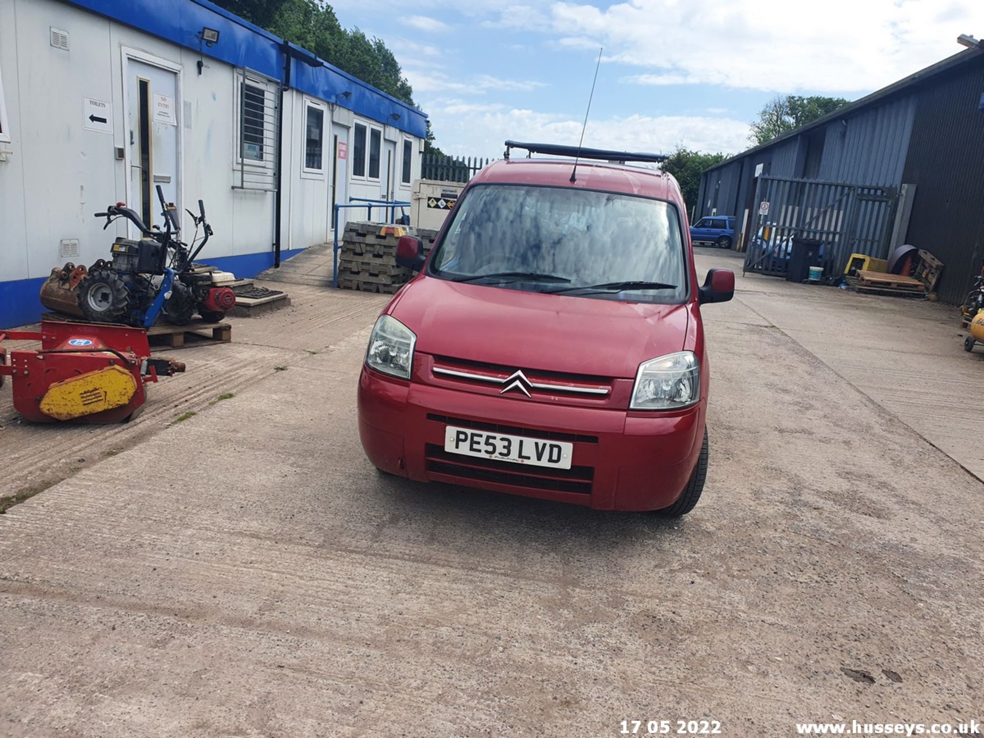 03/53 CITROEN BERLINGO M-SPACE FORTE D - 1868cc 5dr MPV (Red, 119k) - Image 6 of 42