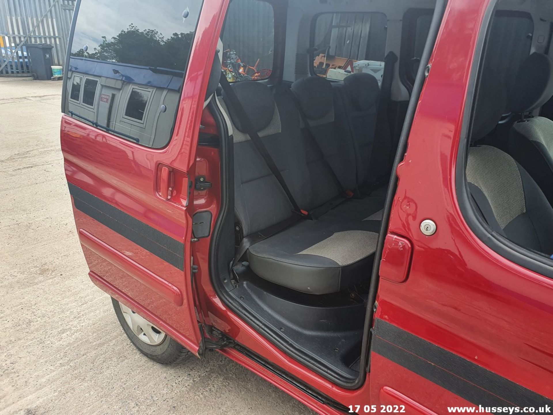 03/53 CITROEN BERLINGO M-SPACE FORTE D - 1868cc 5dr MPV (Red, 119k) - Image 37 of 42