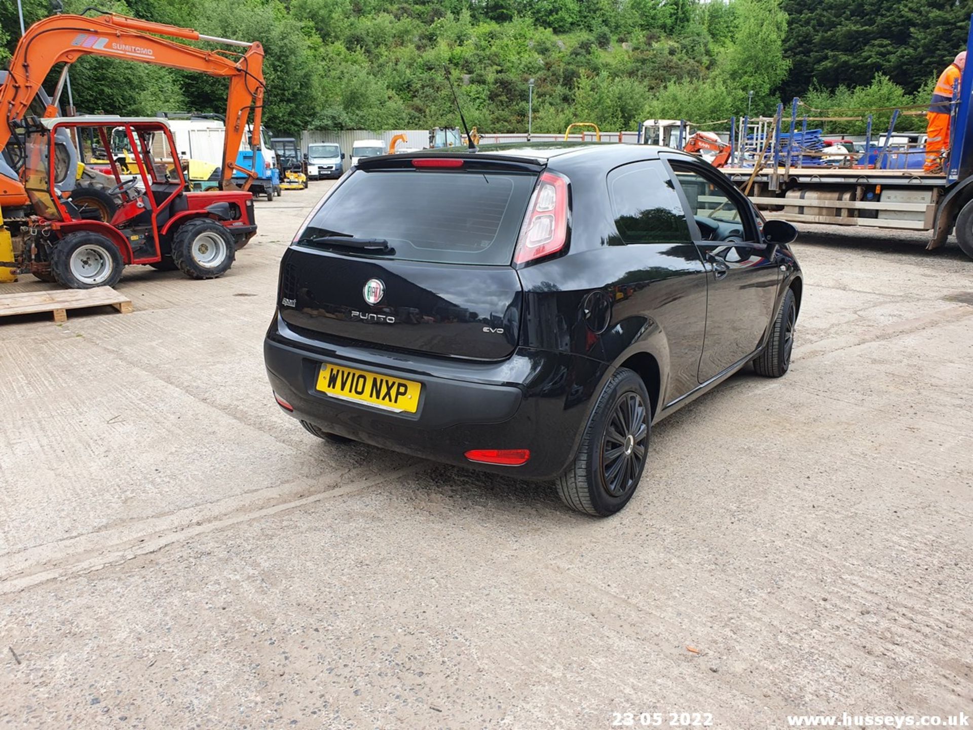 10/10 FIAT PUNTO EVO ACTIVE - 1368cc 3dr Hatchback (Black, 84k) - Image 25 of 56